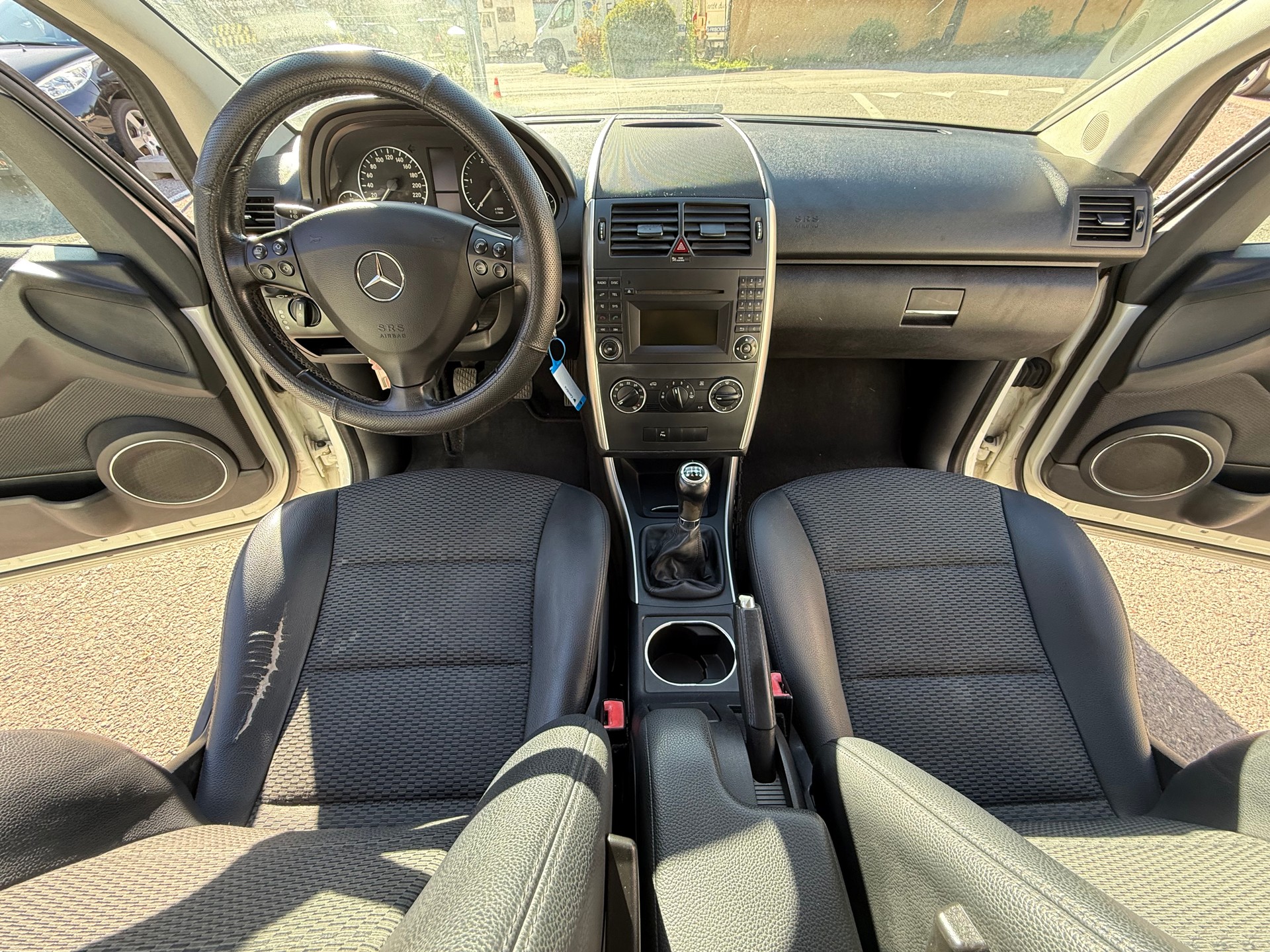 MERCEDES-BENZ A 180 CDI Avantgarde-image-22