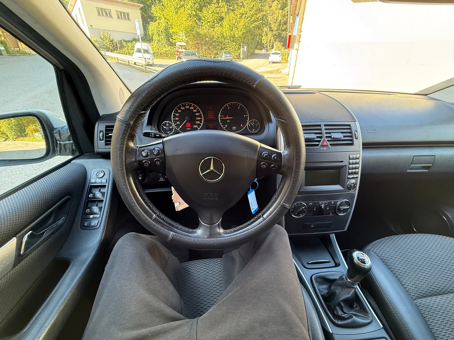 MERCEDES-BENZ A 180 CDI Avantgarde-image-24