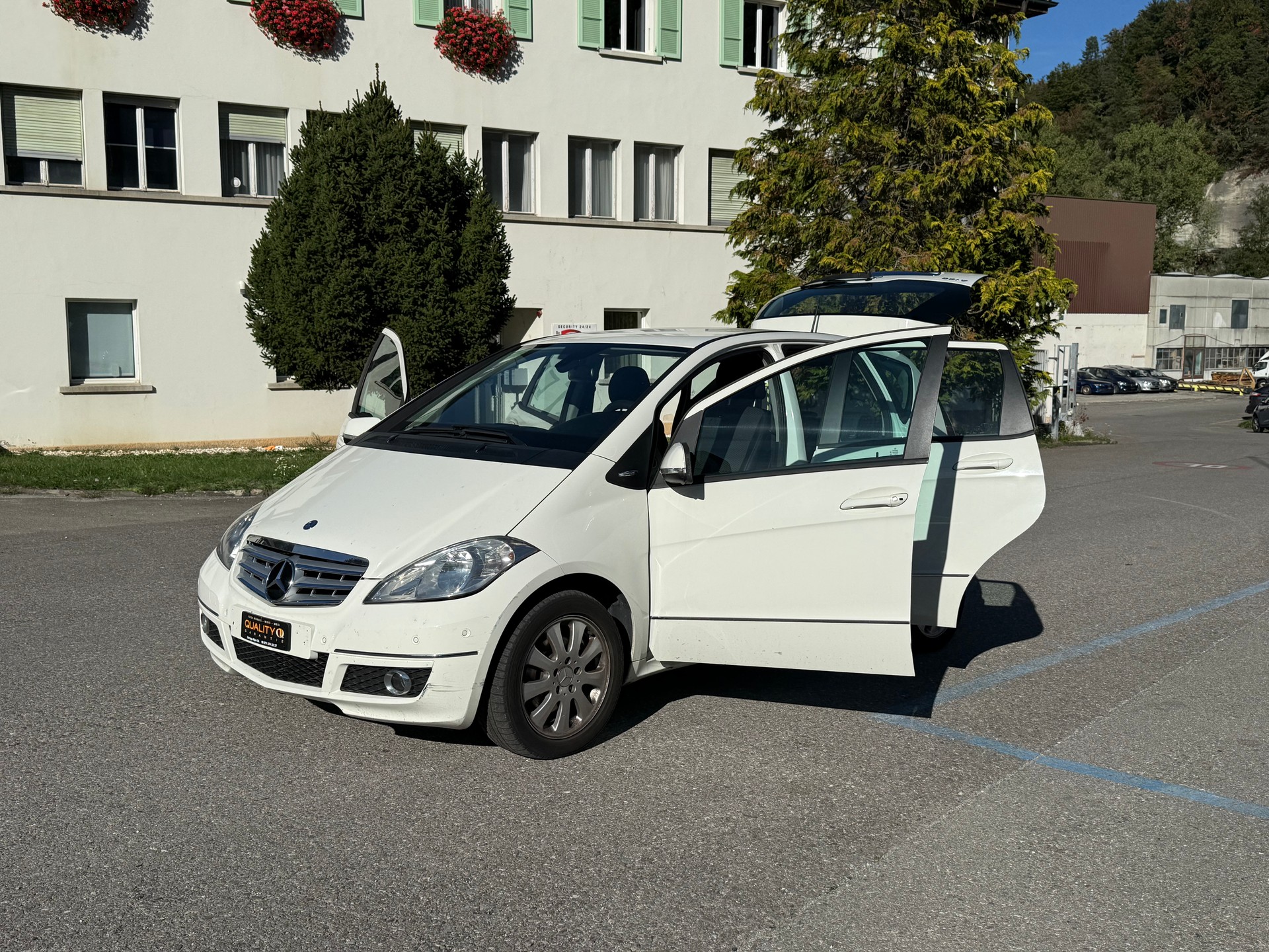MERCEDES-BENZ A 180 CDI Avantgarde-image-14