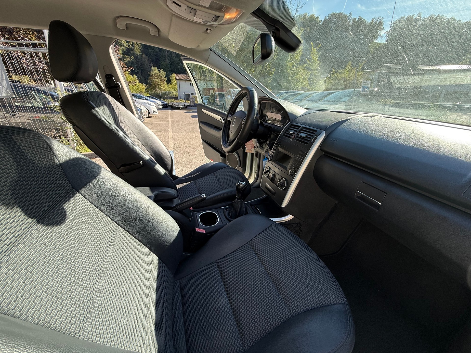 MERCEDES-BENZ A 180 CDI Avantgarde-image-12