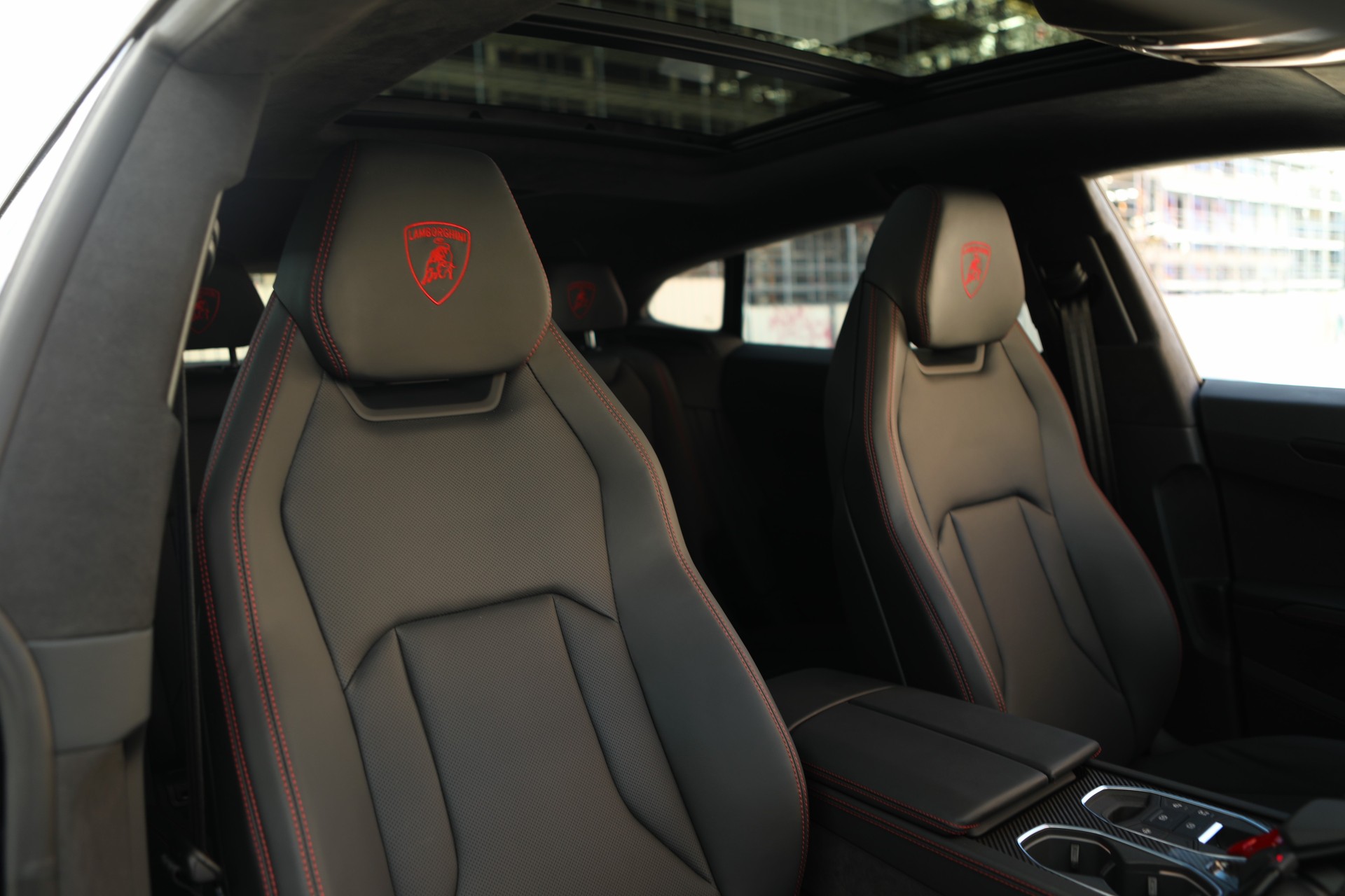 LAMBORGHINI Urus SE-image-8