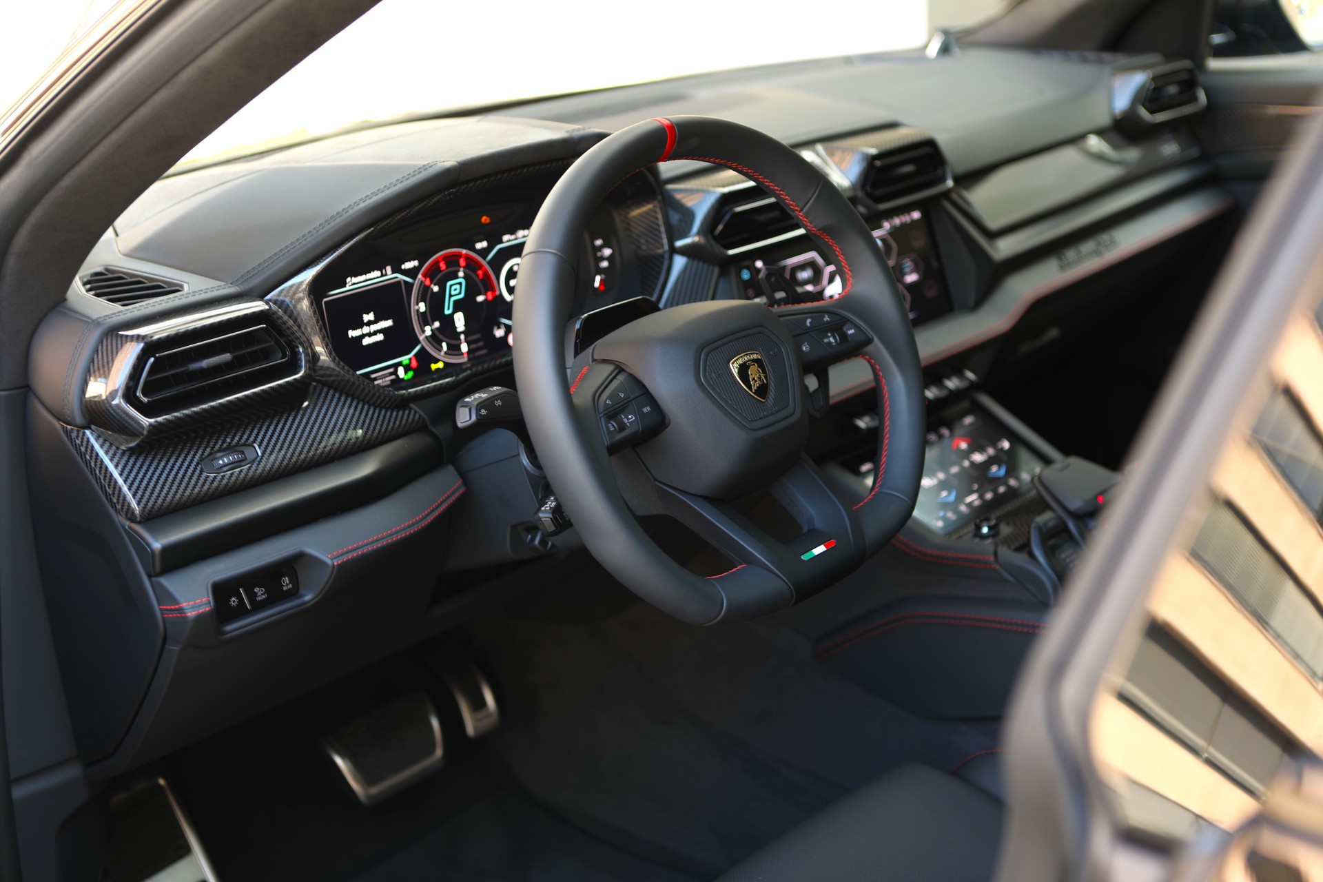 LAMBORGHINI Urus SE-image-6