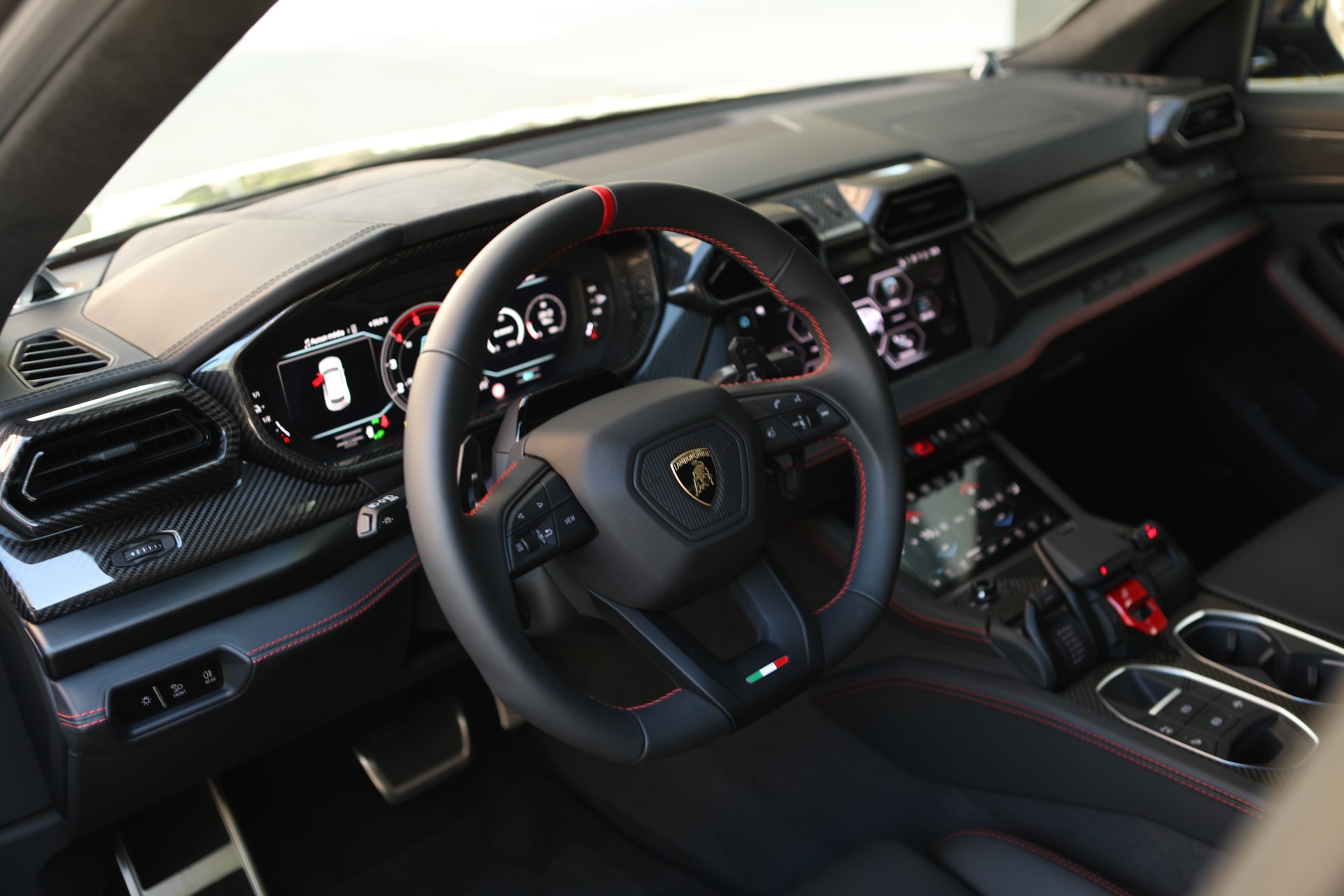 LAMBORGHINI Urus SE-image-7