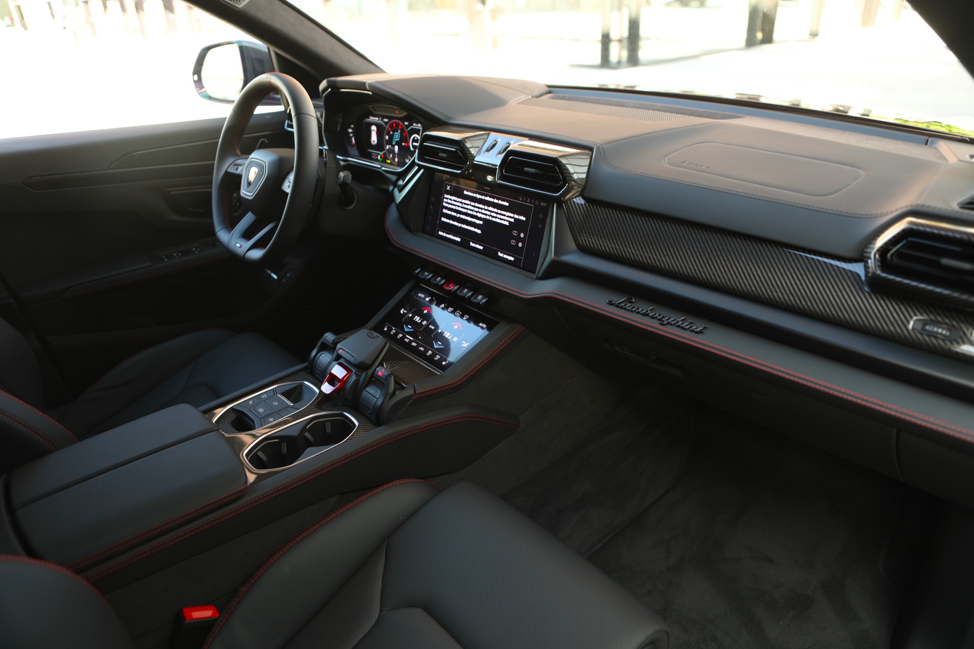 LAMBORGHINI Urus SE-image-5