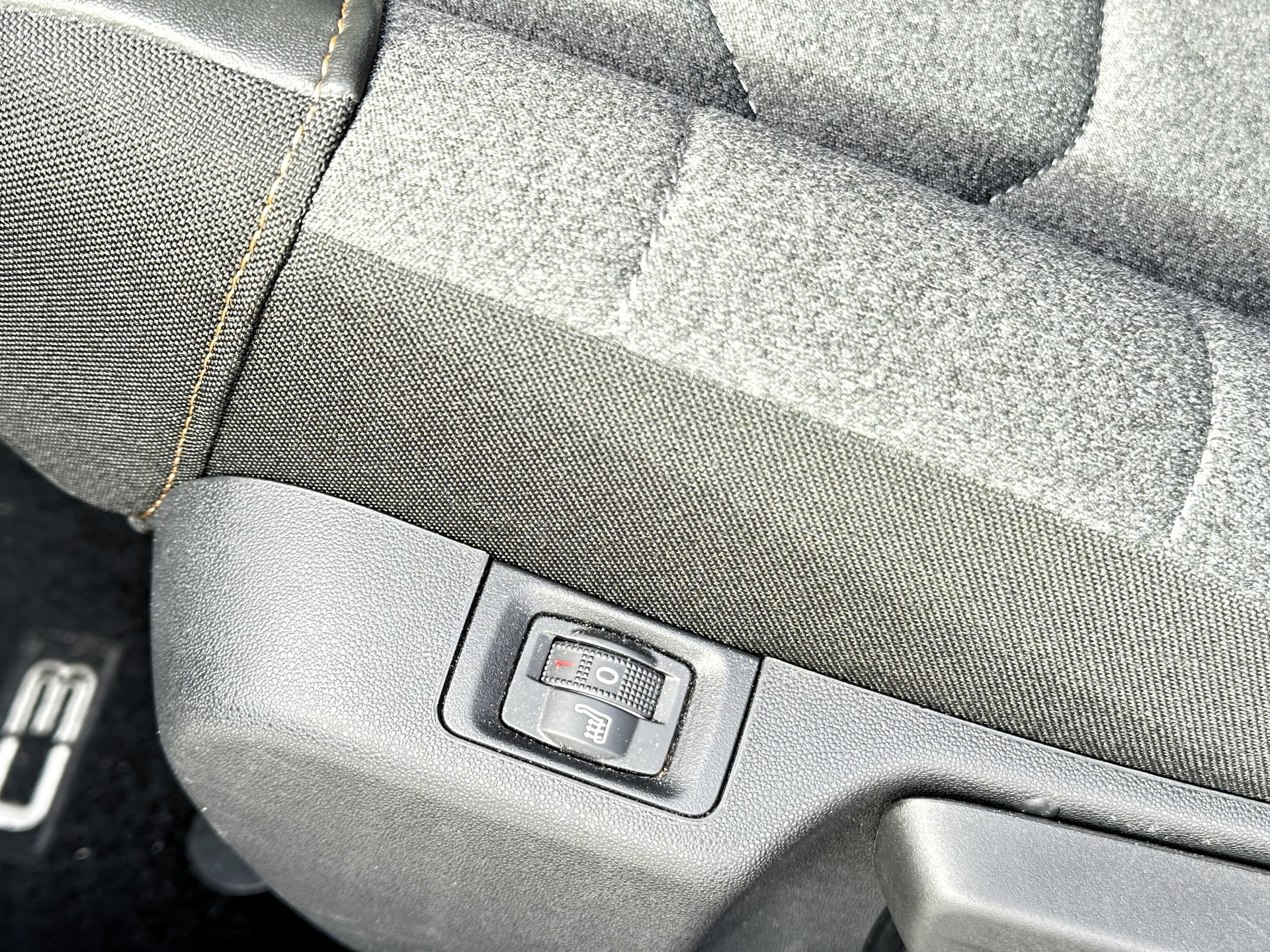 CITROEN C3 1.2i PureTech Elle EAT6-image-10