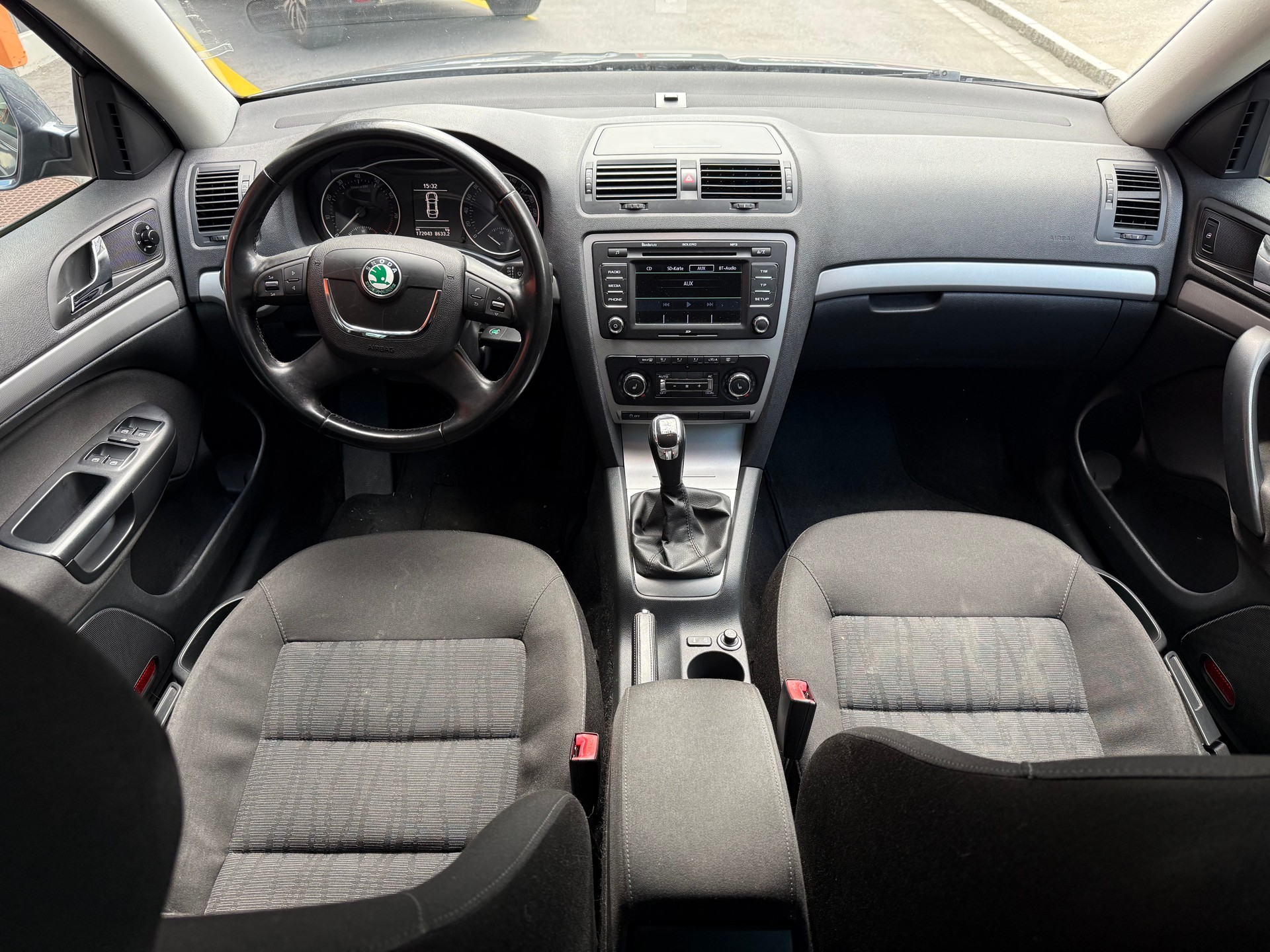 SKODA Octavia Combi 1.4 TSI Ambiente-image-12