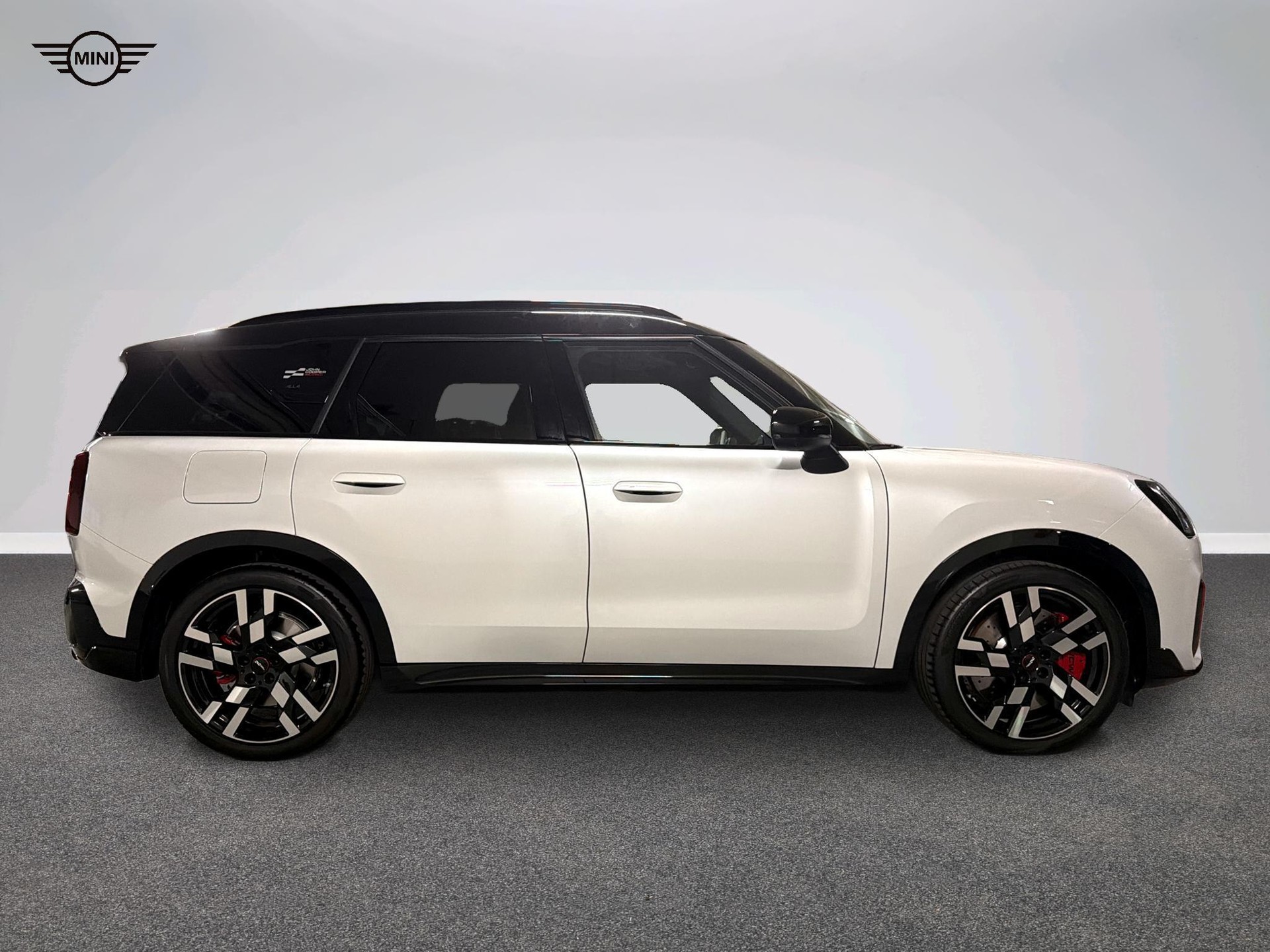MINI John Cooper Works Countryman ALL4-image-2
