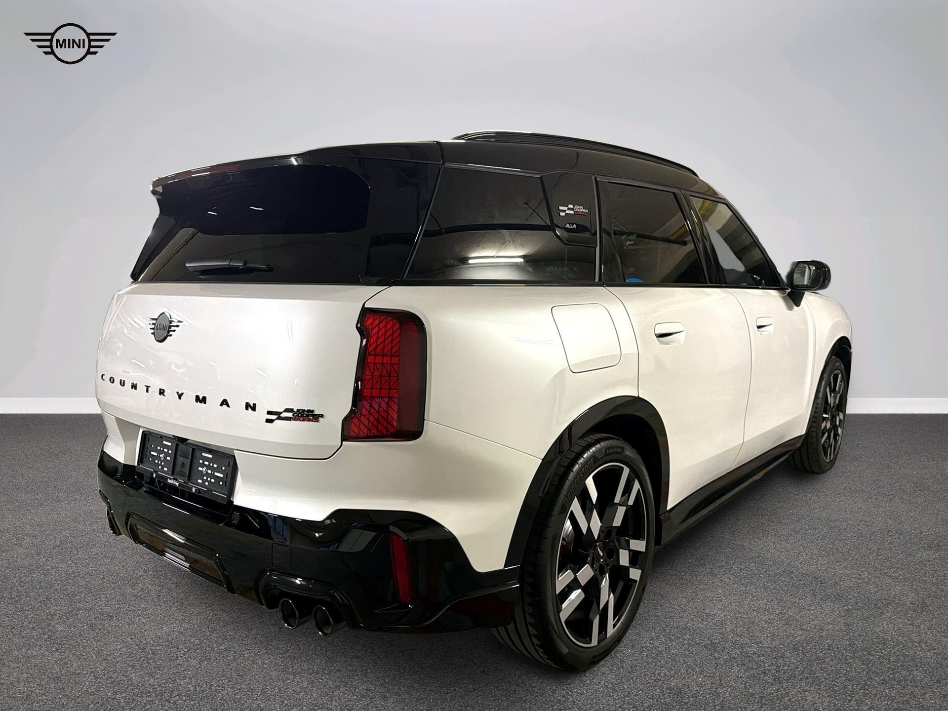 MINI John Cooper Works Countryman ALL4-image-3