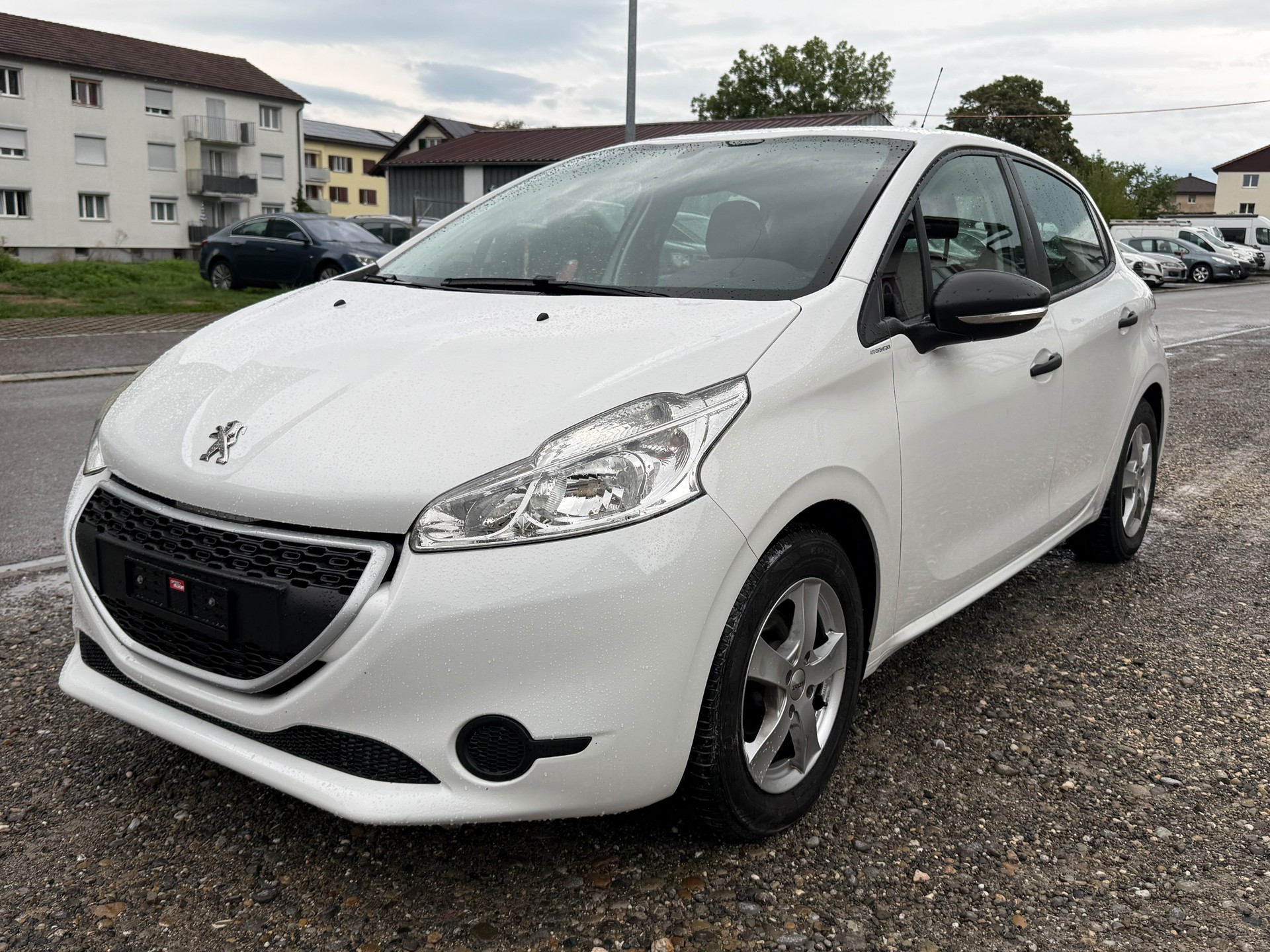 PEUGEOT 208 1.2 VTI Active-image-6