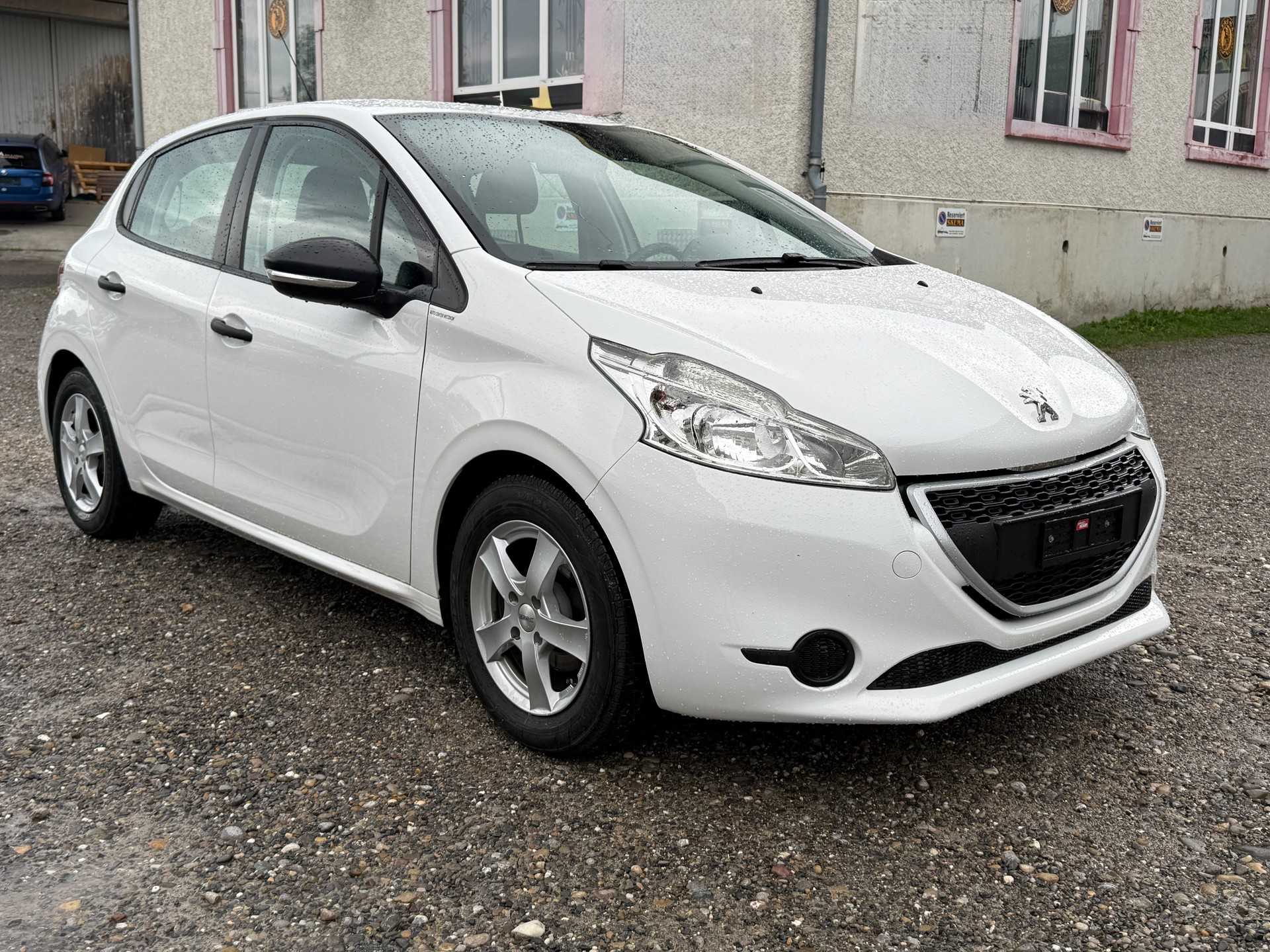 PEUGEOT 208 1.2 VTI Active-image-0