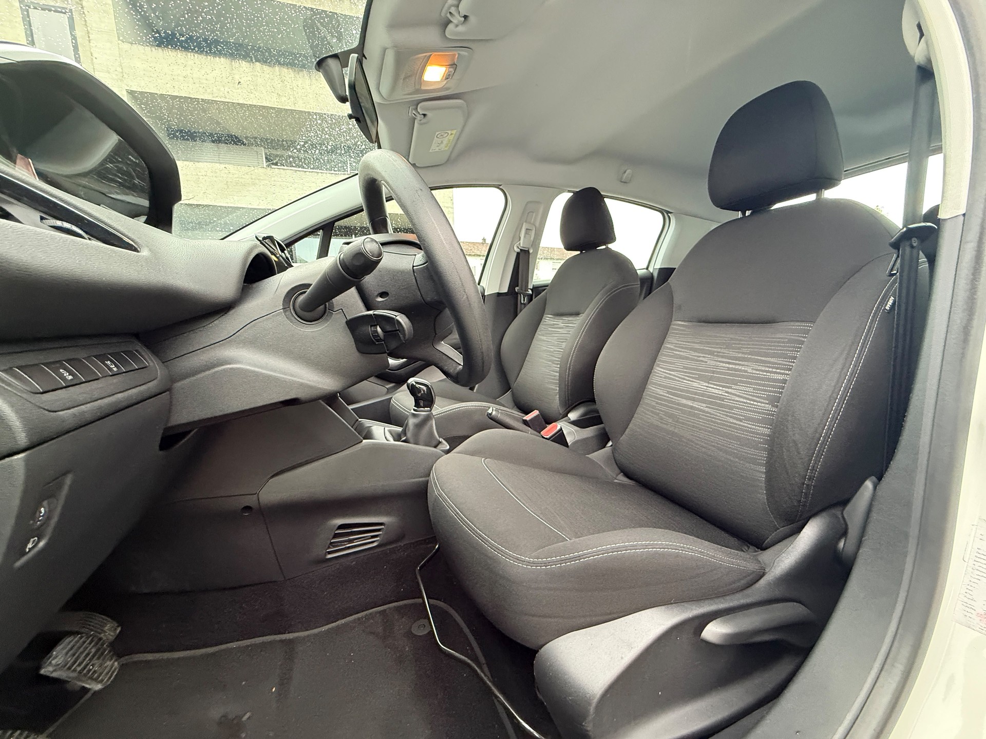 PEUGEOT 208 1.2 VTI Active-image-8