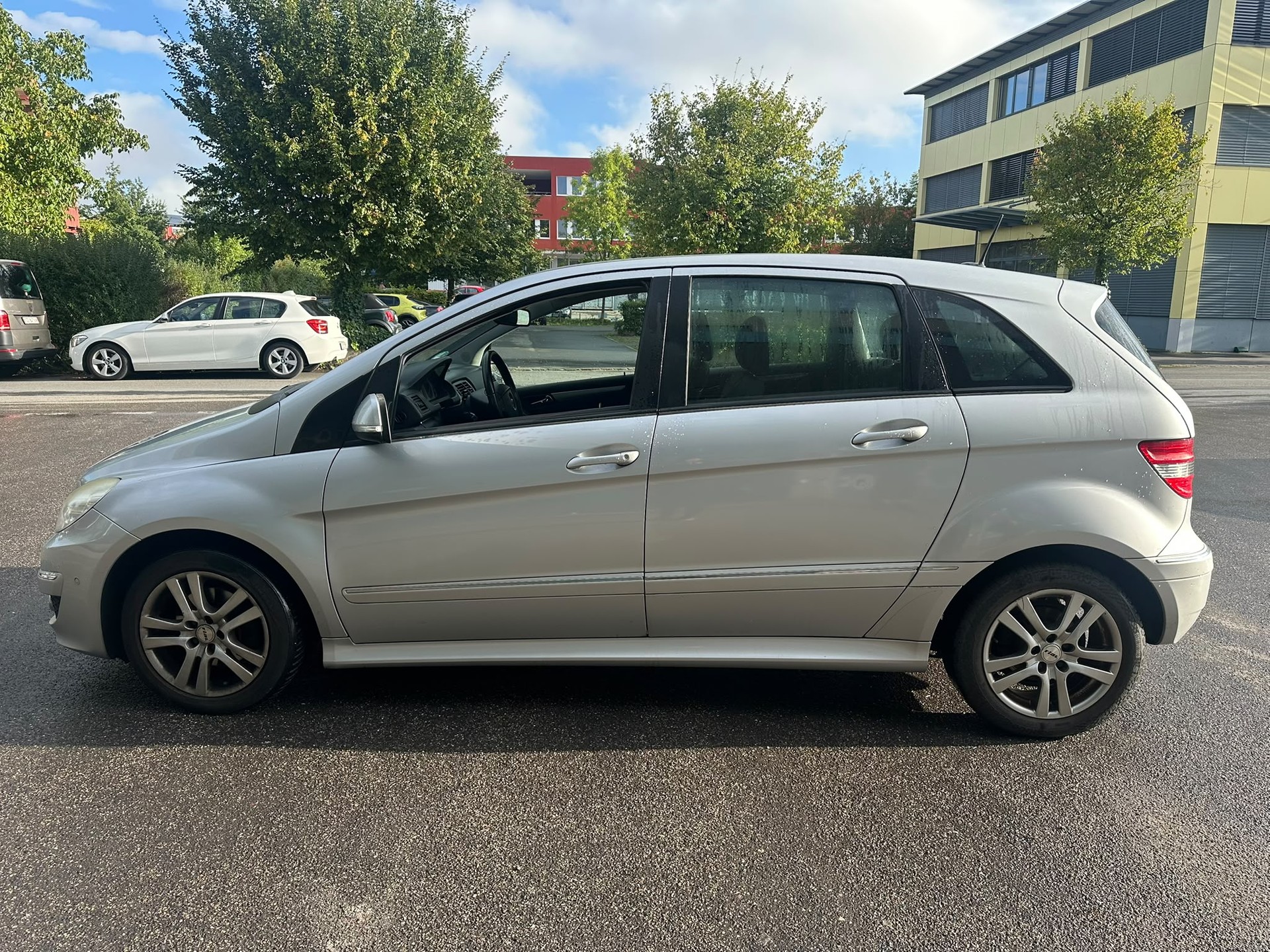 MERCEDES-BENZ B 180 CDI Autotronic-image-8