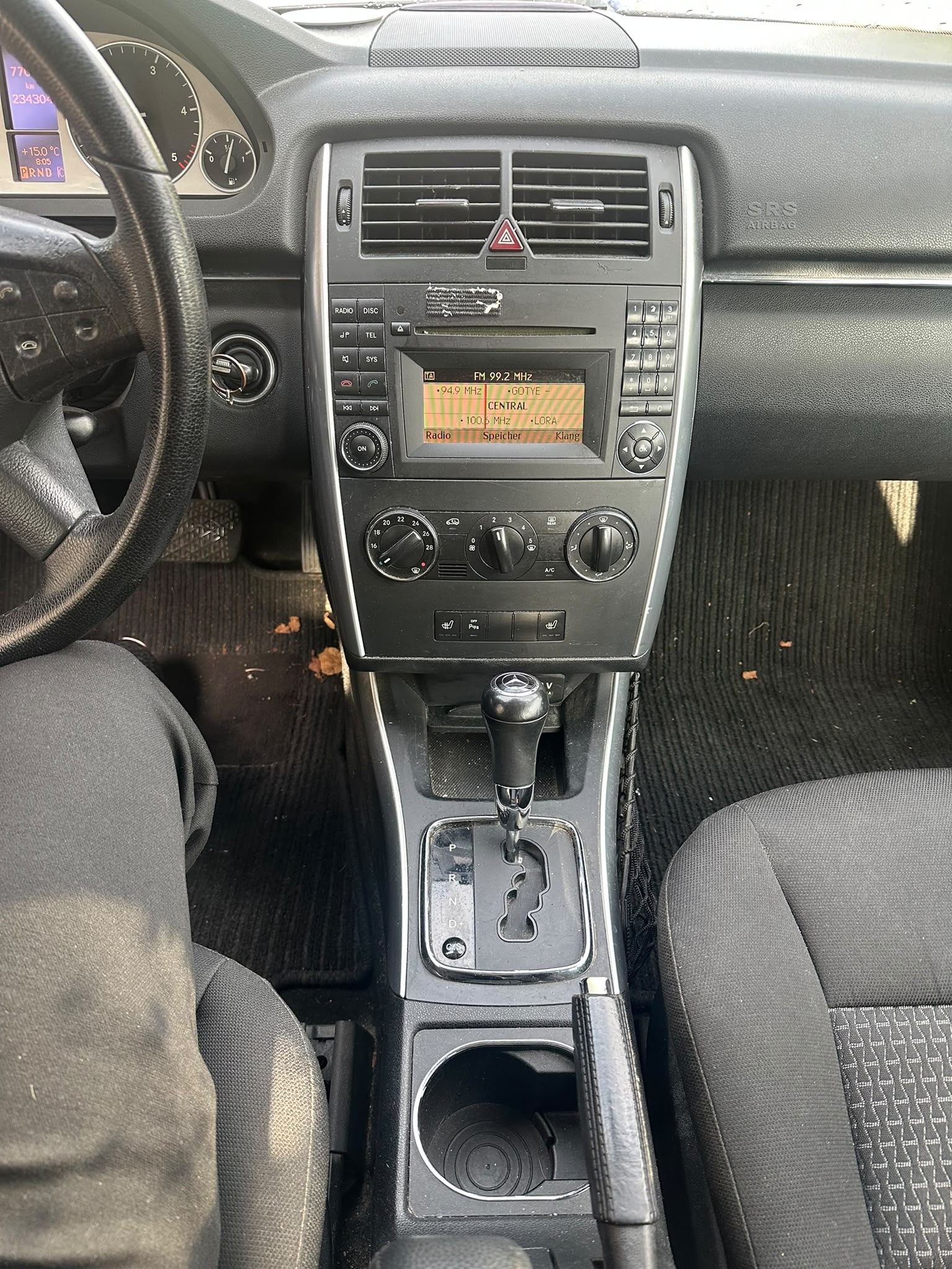 MERCEDES-BENZ B 180 CDI Autotronic-image-15