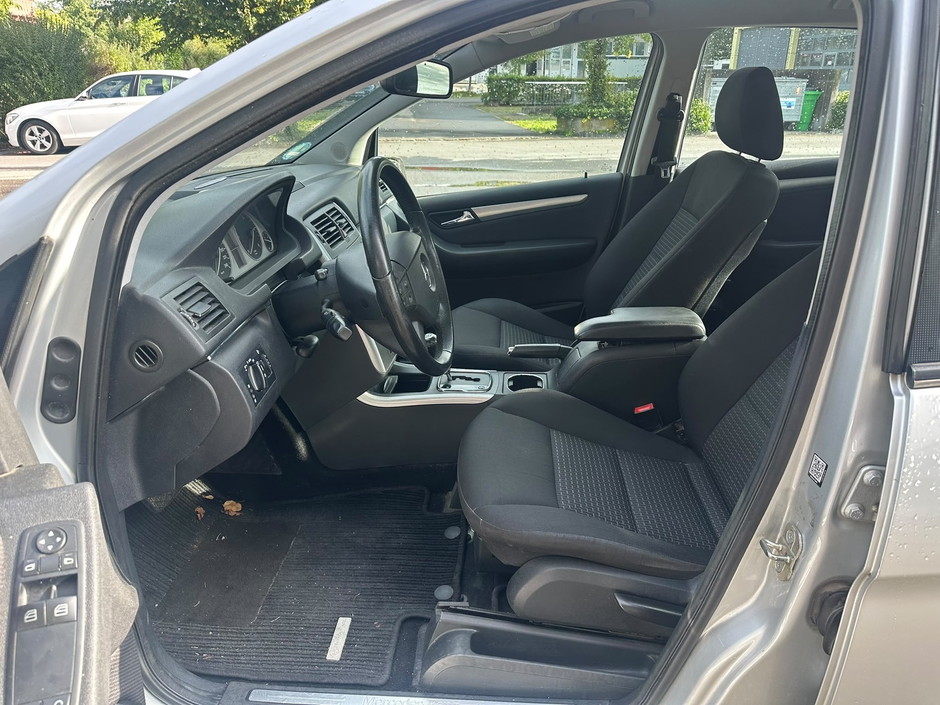 MERCEDES-BENZ B 180 CDI Autotronic-image-10