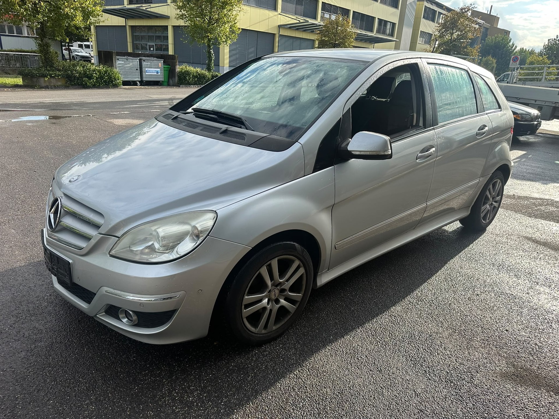 MERCEDES-BENZ B 180 CDI Autotronic-image-1