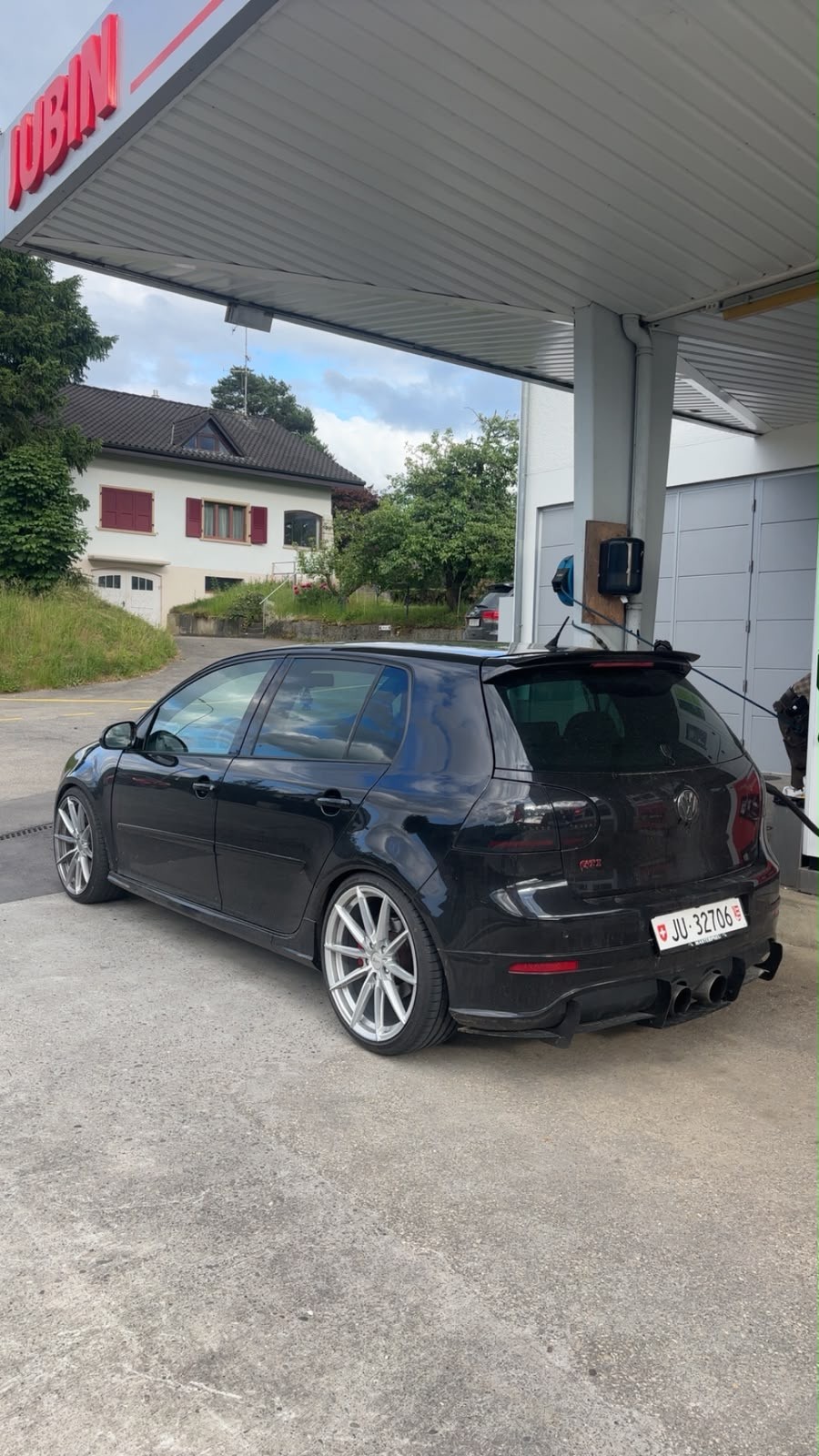 VW Golf 2.0 TFSI GTI-image-0