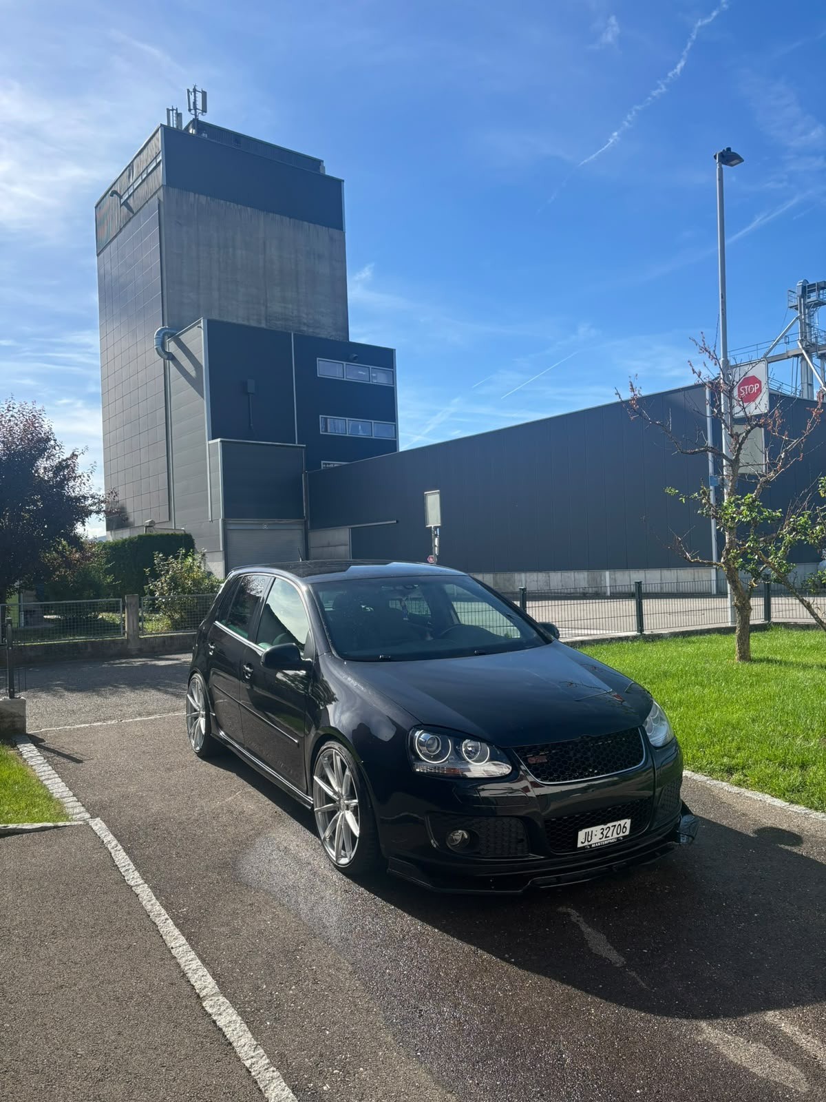 VW Golf 2.0 TFSI GTI-image-1