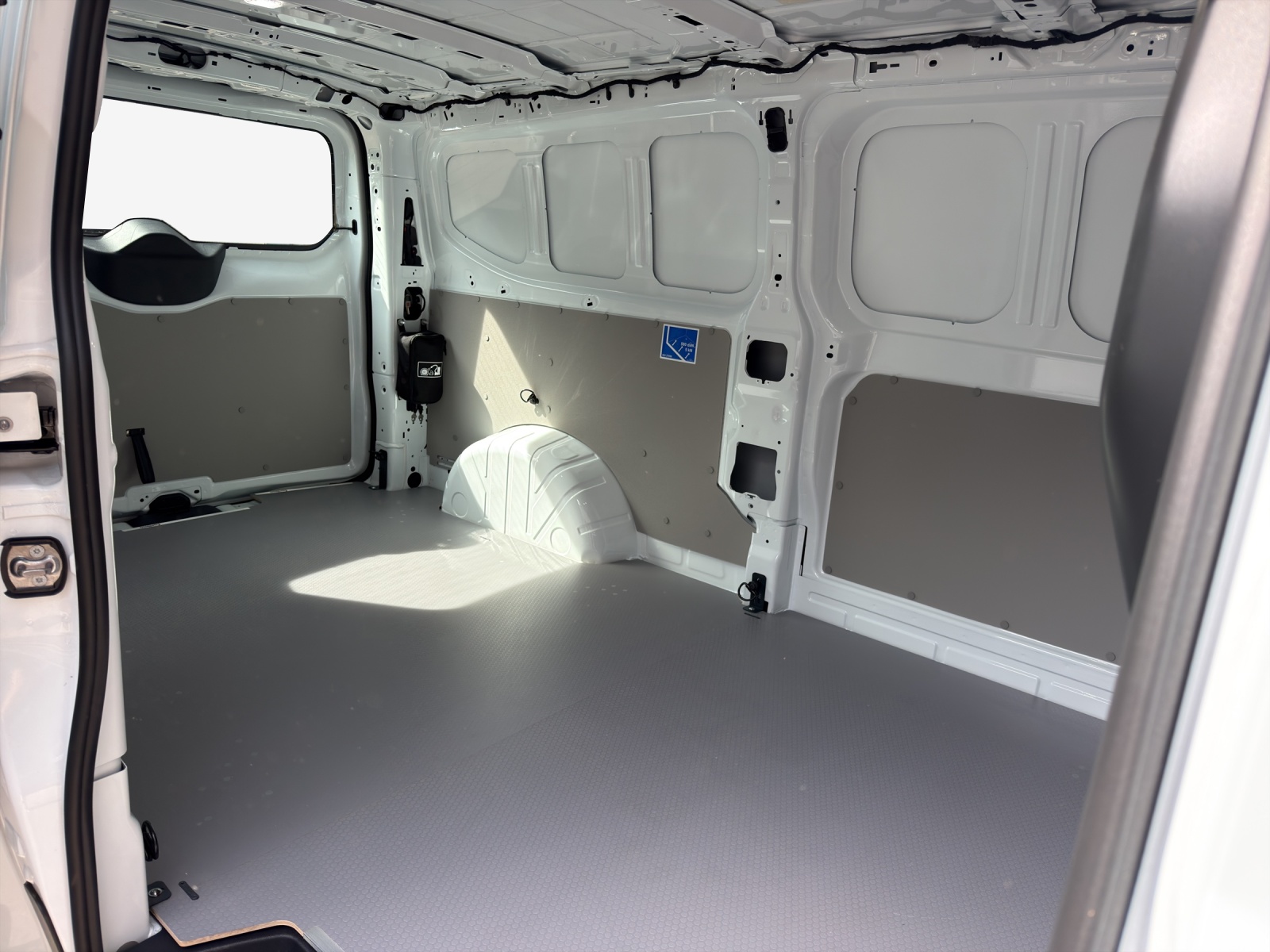VW Transporter 2.0 TDI 4Motion Lang Automat-image-11
