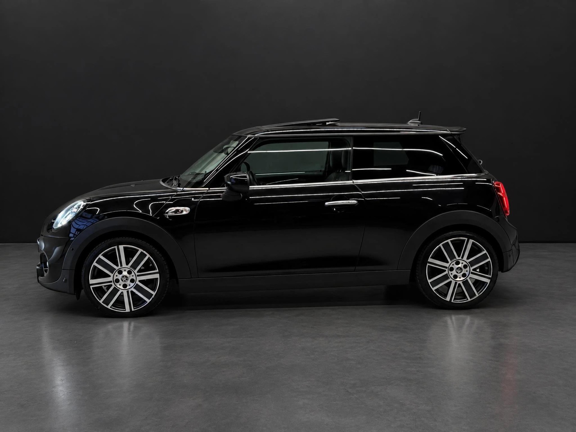 MINI Cooper S Steptronic DKG frisch ab Service & MFK-image-1