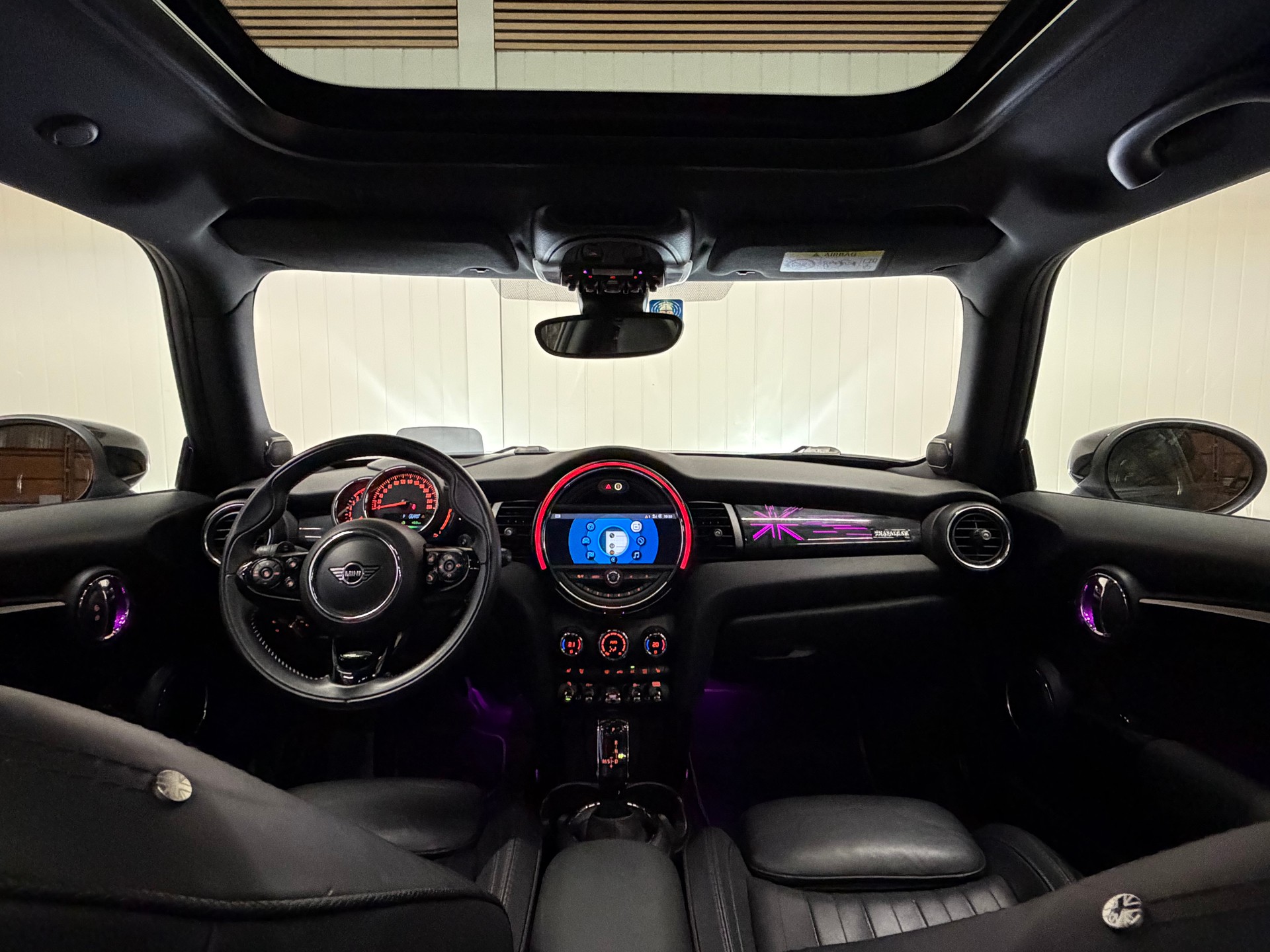 MINI Cooper S Steptronic DKG frisch ab Service & MFK-image-13