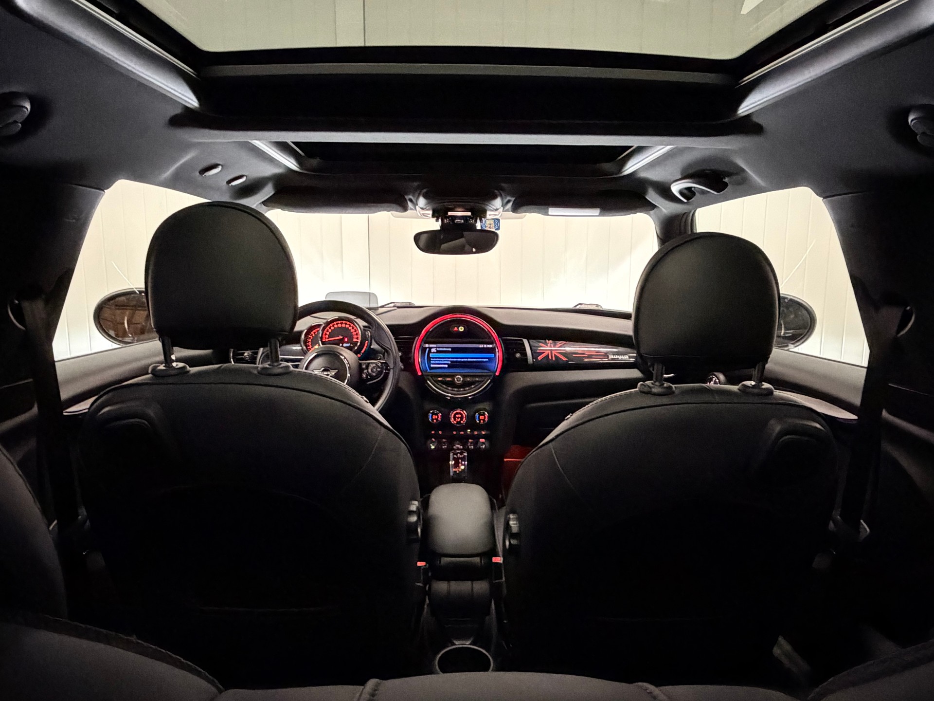 MINI Cooper S Steptronic DKG frisch ab Service & MFK-image-16