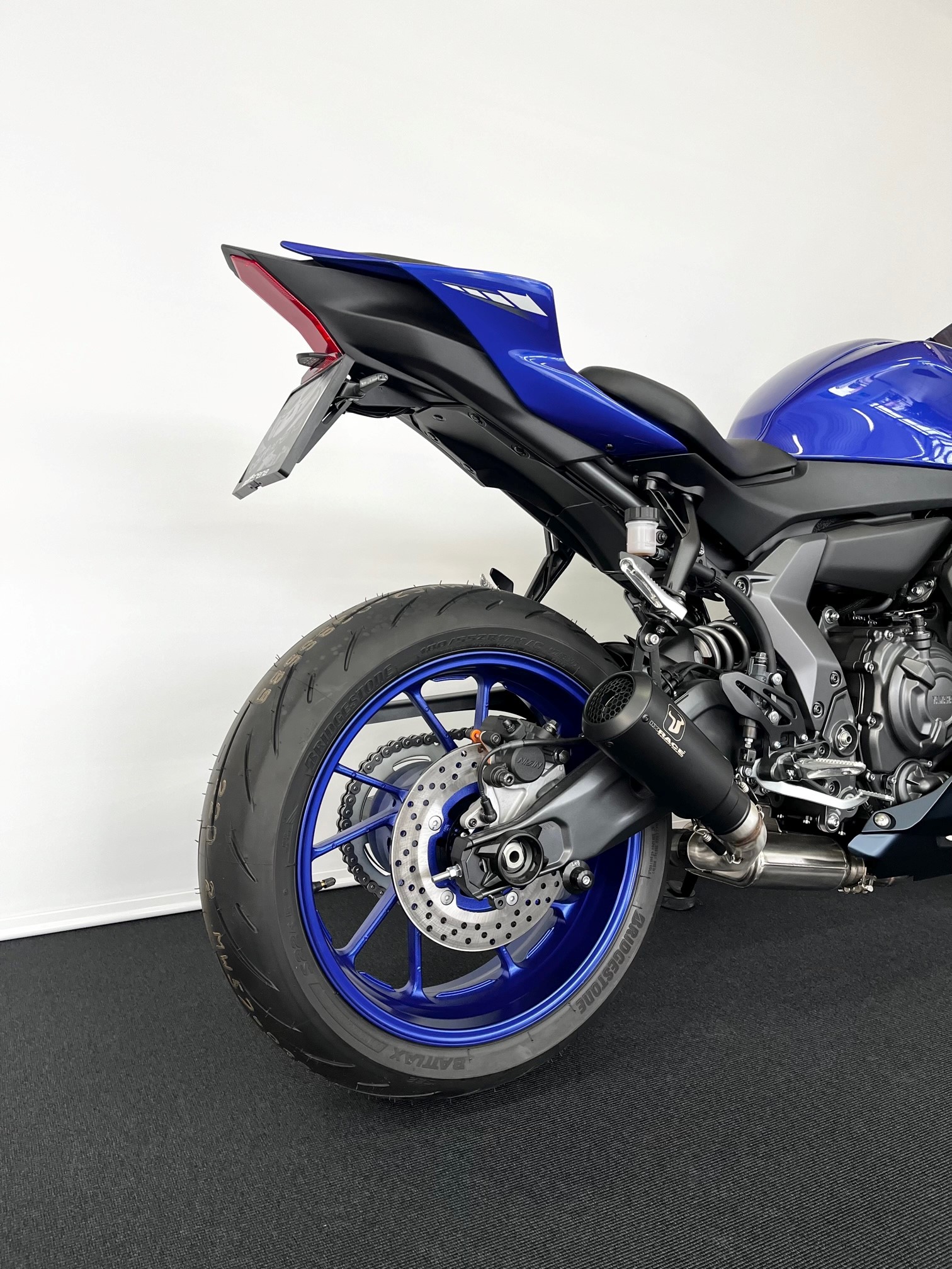 YAMAHA YZF-R7-showroom-element-1