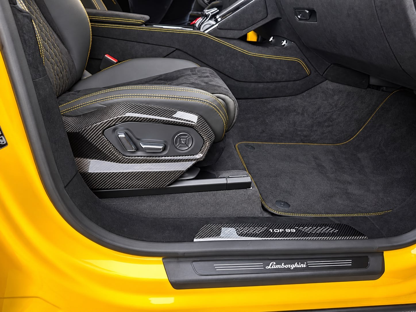 LAMBORGHINI URUS Performante 1of99 SCATENATO ABT 840 PS-image-20