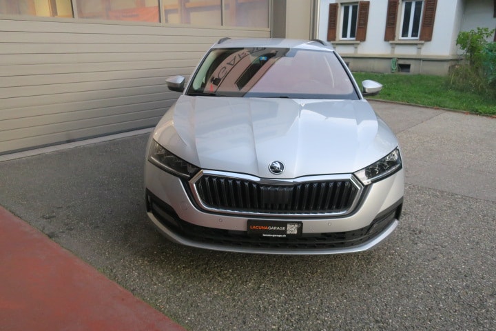 SKODA Octavia Combi 2.0 TDI DSG Ambition 4x4-image-1