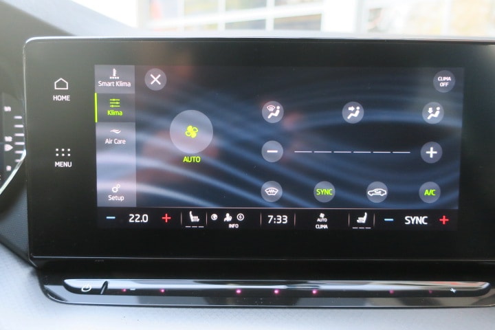 SKODA Octavia Combi 2.0 TDI DSG Ambition 4x4-image-11