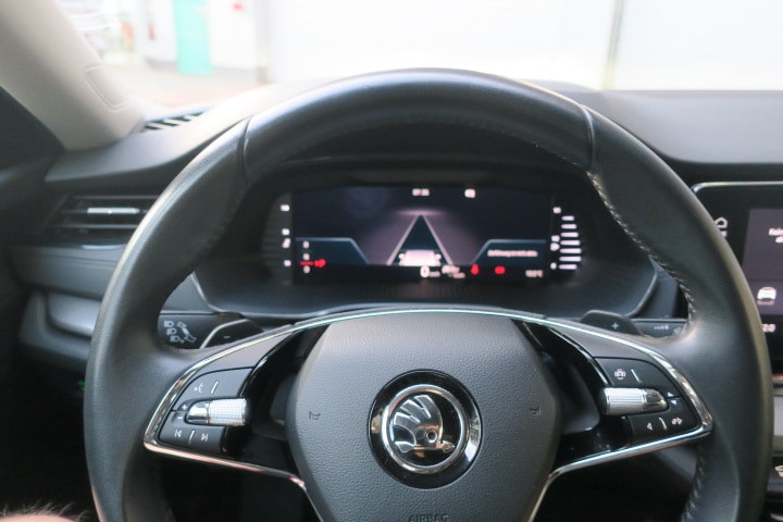 SKODA Octavia Combi 2.0 TDI DSG Ambition 4x4-image-15