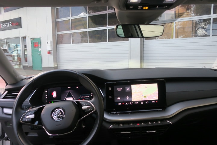 SKODA Octavia Combi 2.0 TDI DSG Ambition 4x4-image-8