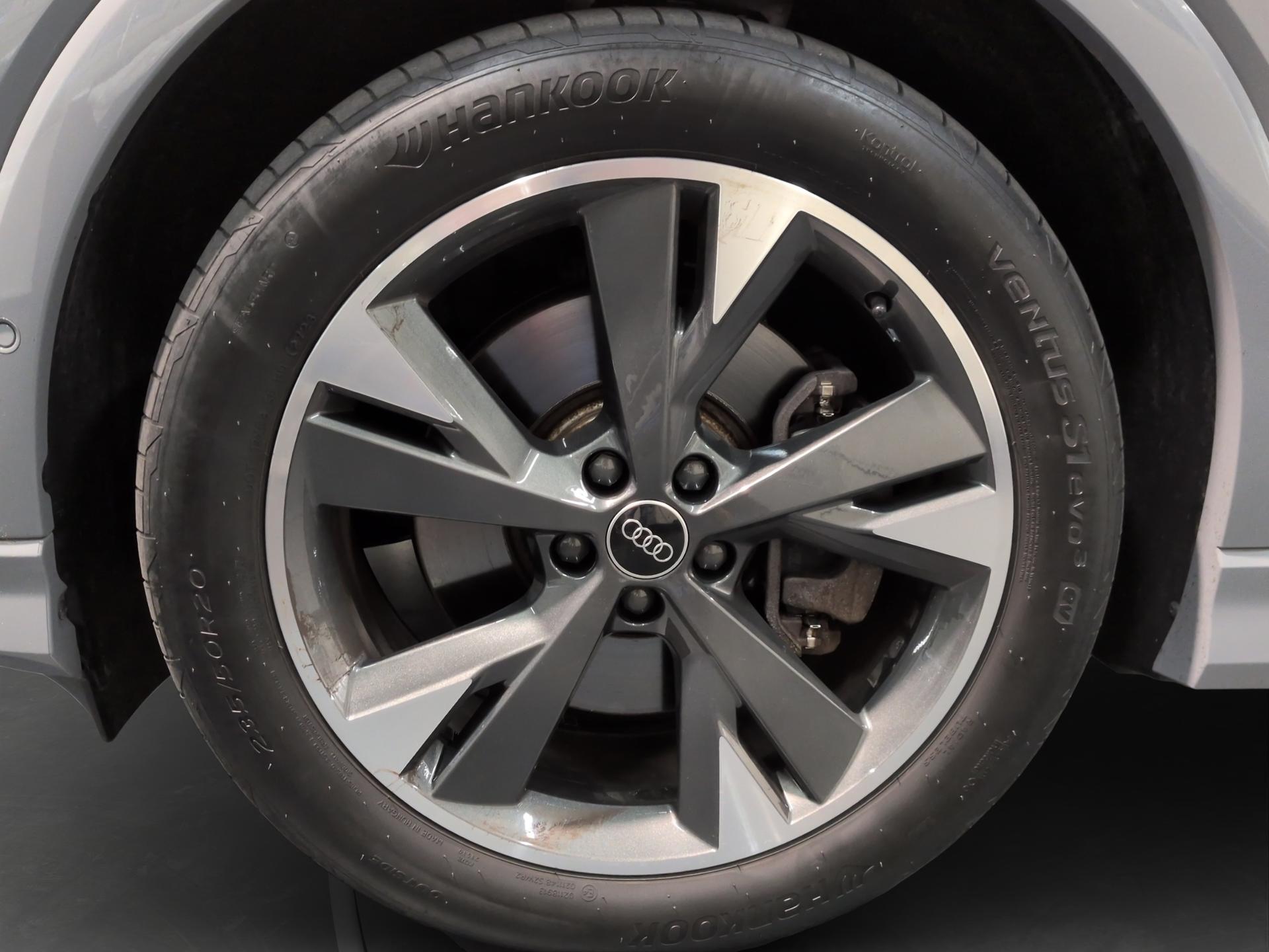 AUDI Q4 e-tron 45 quattro-image-22