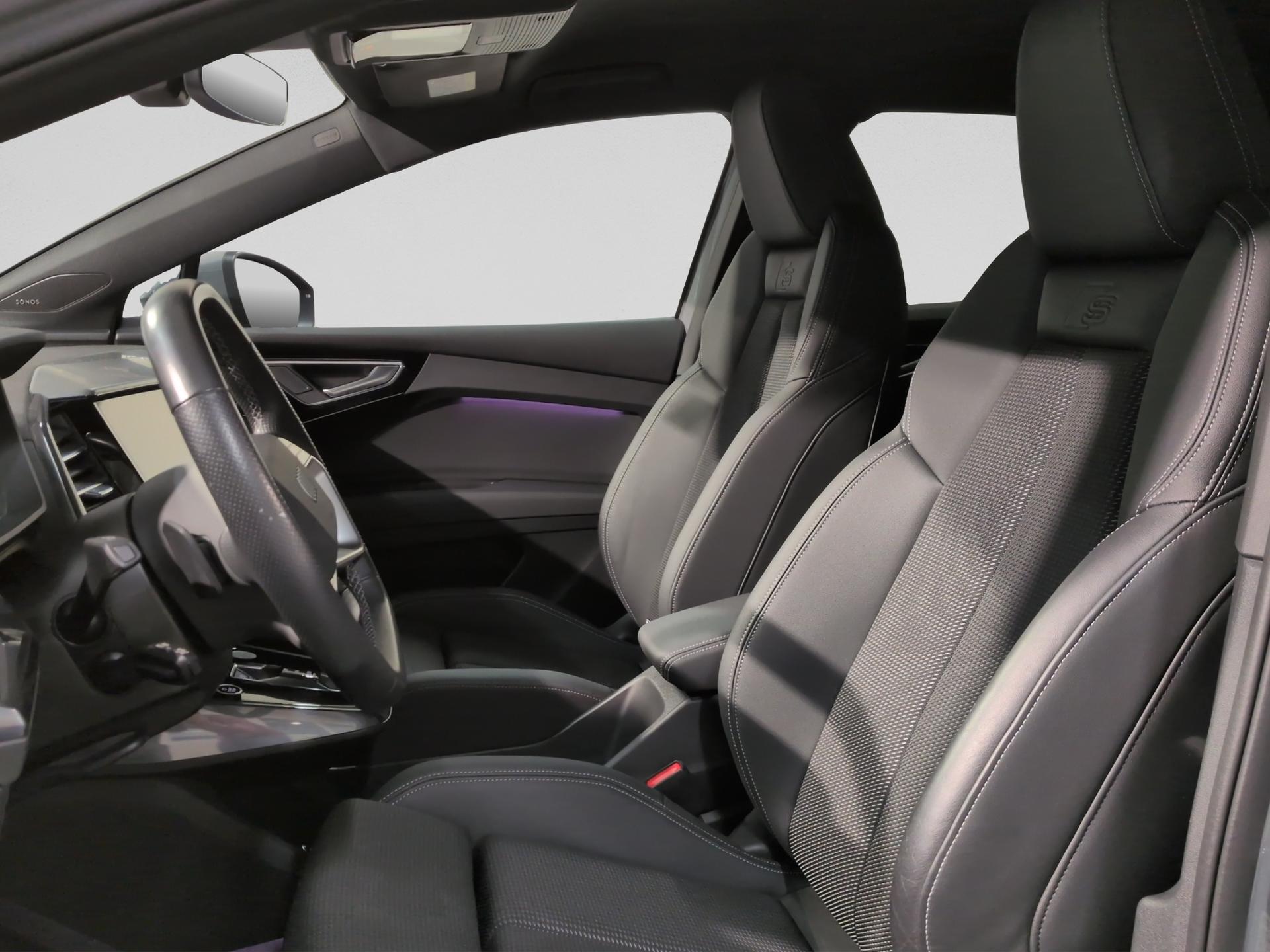 AUDI Q4 e-tron 45 quattro-image-8