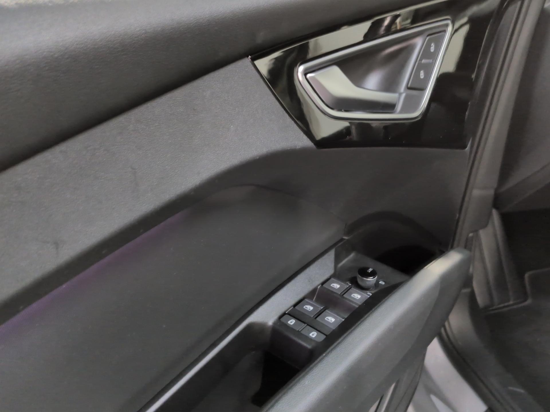 AUDI Q4 e-tron 45 quattro-image-21