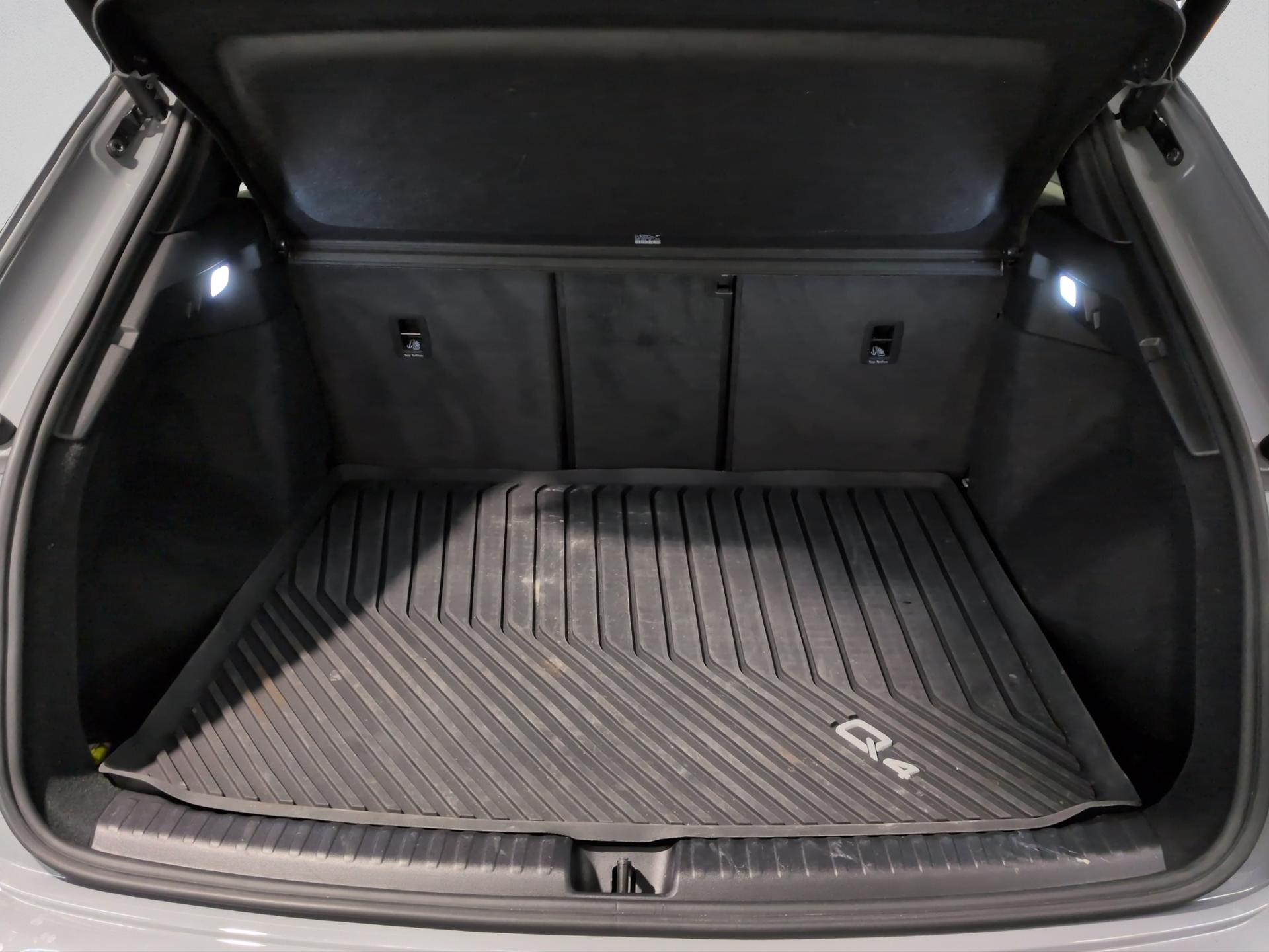 AUDI Q4 e-tron 45 quattro-image-15