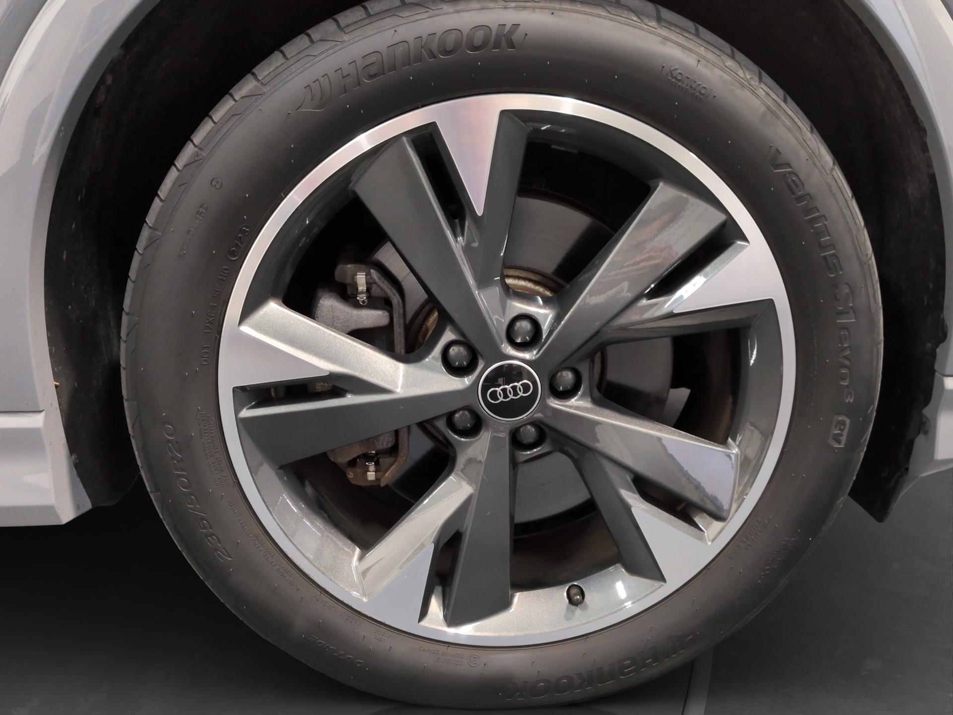 AUDI Q4 e-tron 45 quattro-image-17