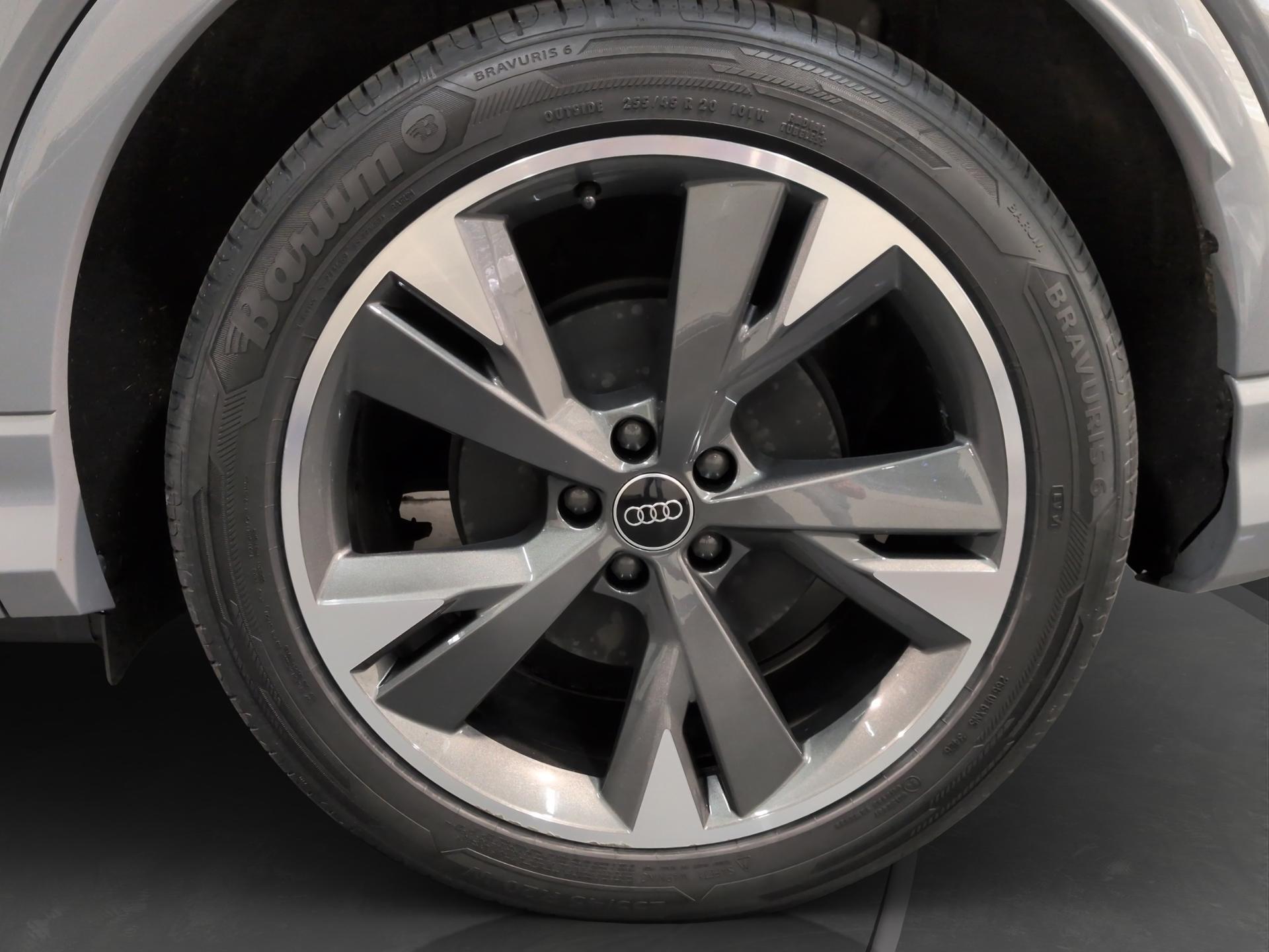 AUDI Q4 e-tron 45 quattro-image-23