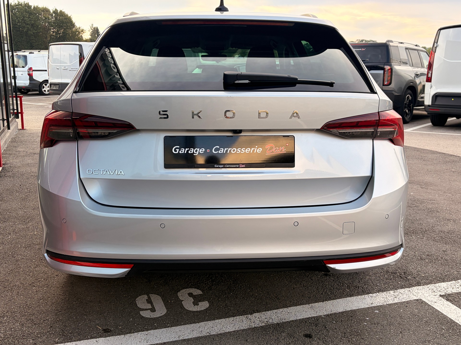 SKODA Octavia Combi 1.5 TSI mHEV DSG Selection-image-4