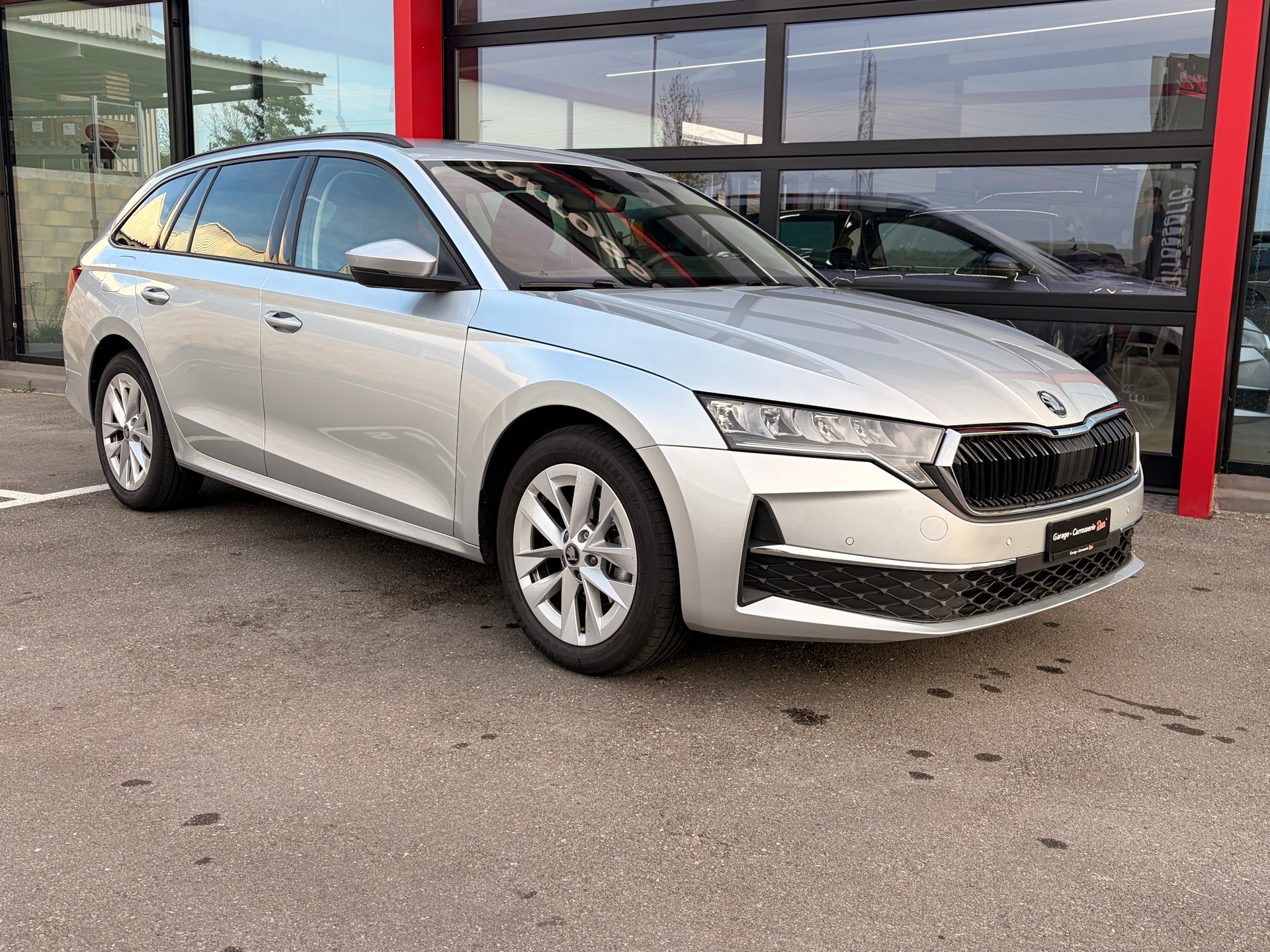 SKODA Octavia Combi 1.5 TSI mHEV DSG Selection-image-1