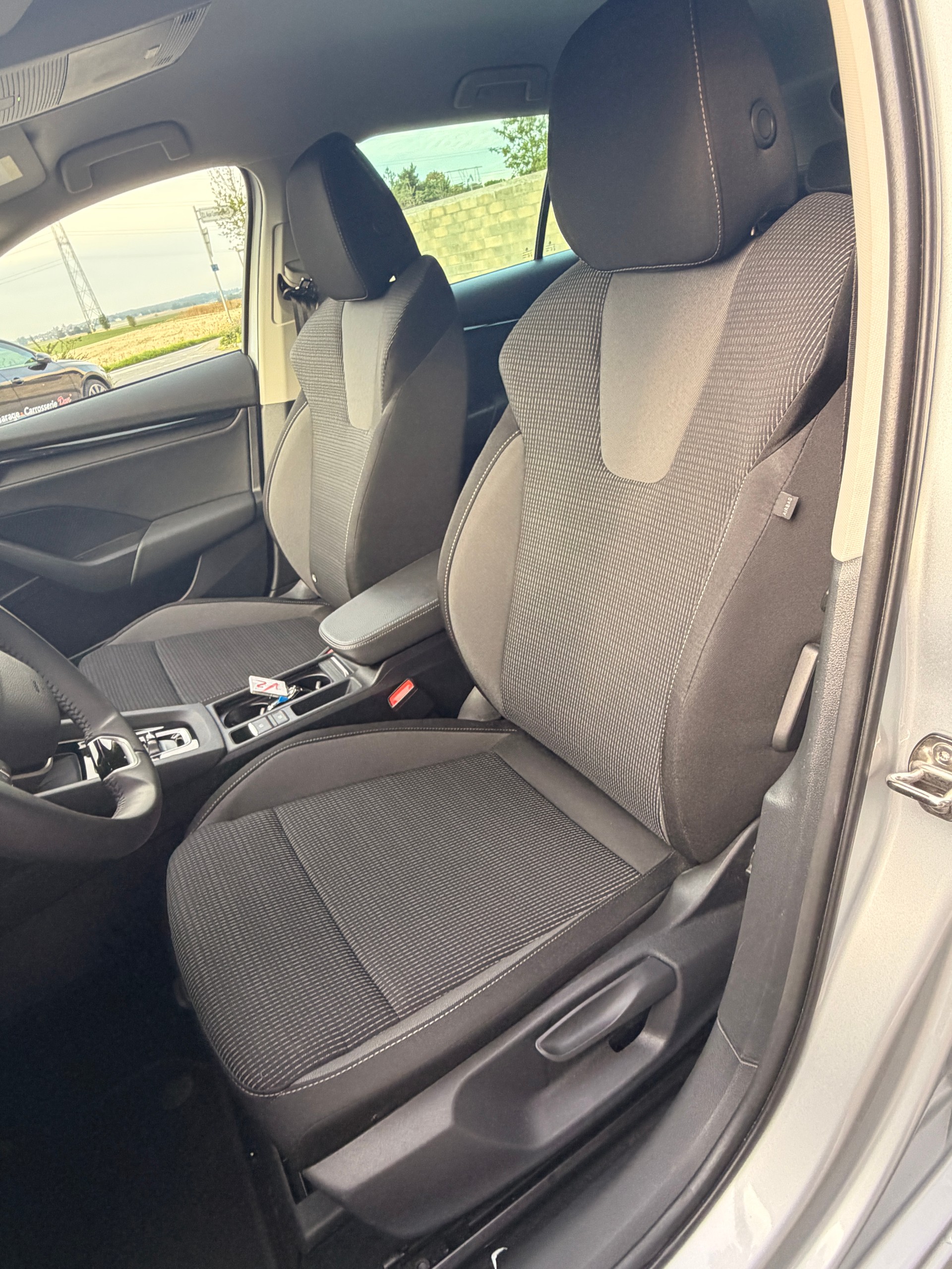 SKODA Octavia Combi 1.5 TSI mHEV DSG Selection-image-6