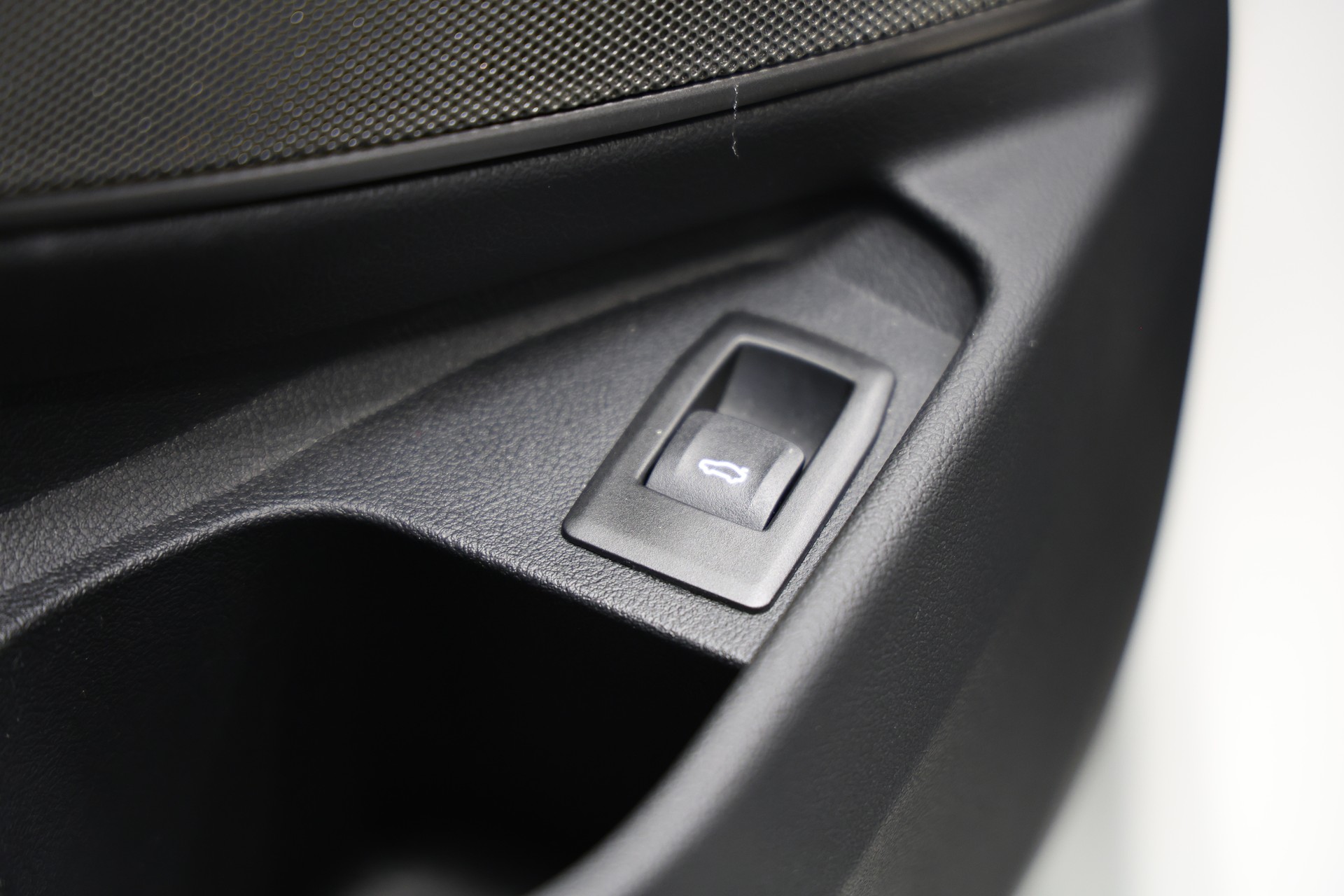 BMW M3 Competition M xDrive LCI *Carbon Interieur*BMW Werksgarantie bis 02.2029*-image-23