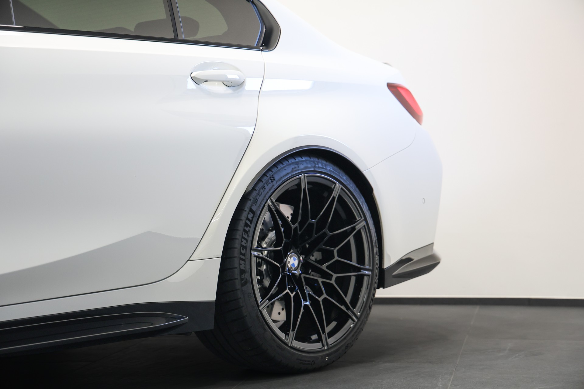 BMW M3 Competition M xDrive LCI *Carbon Interieur*BMW Werksgarantie bis 02.2029*-image-10