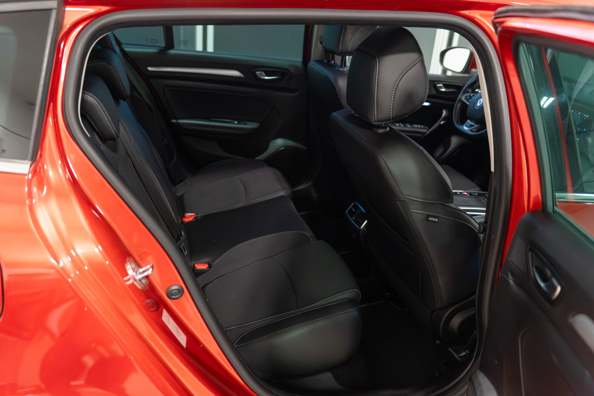 RENAULT Mégane Grandtour 1.5 dCi Intens EDC-image-12