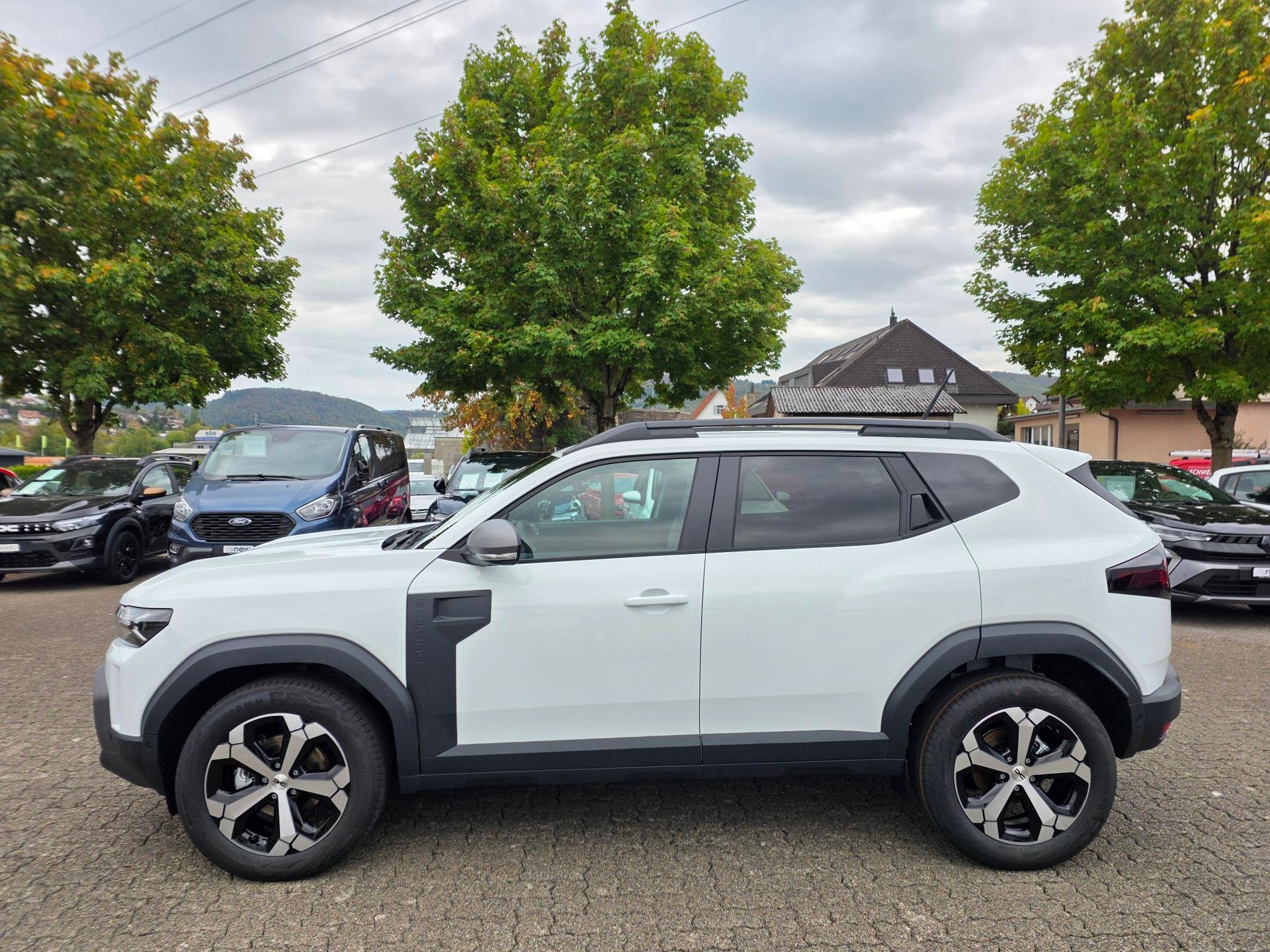 DACIA Duster 1.8 Hybrid Journey-image-1