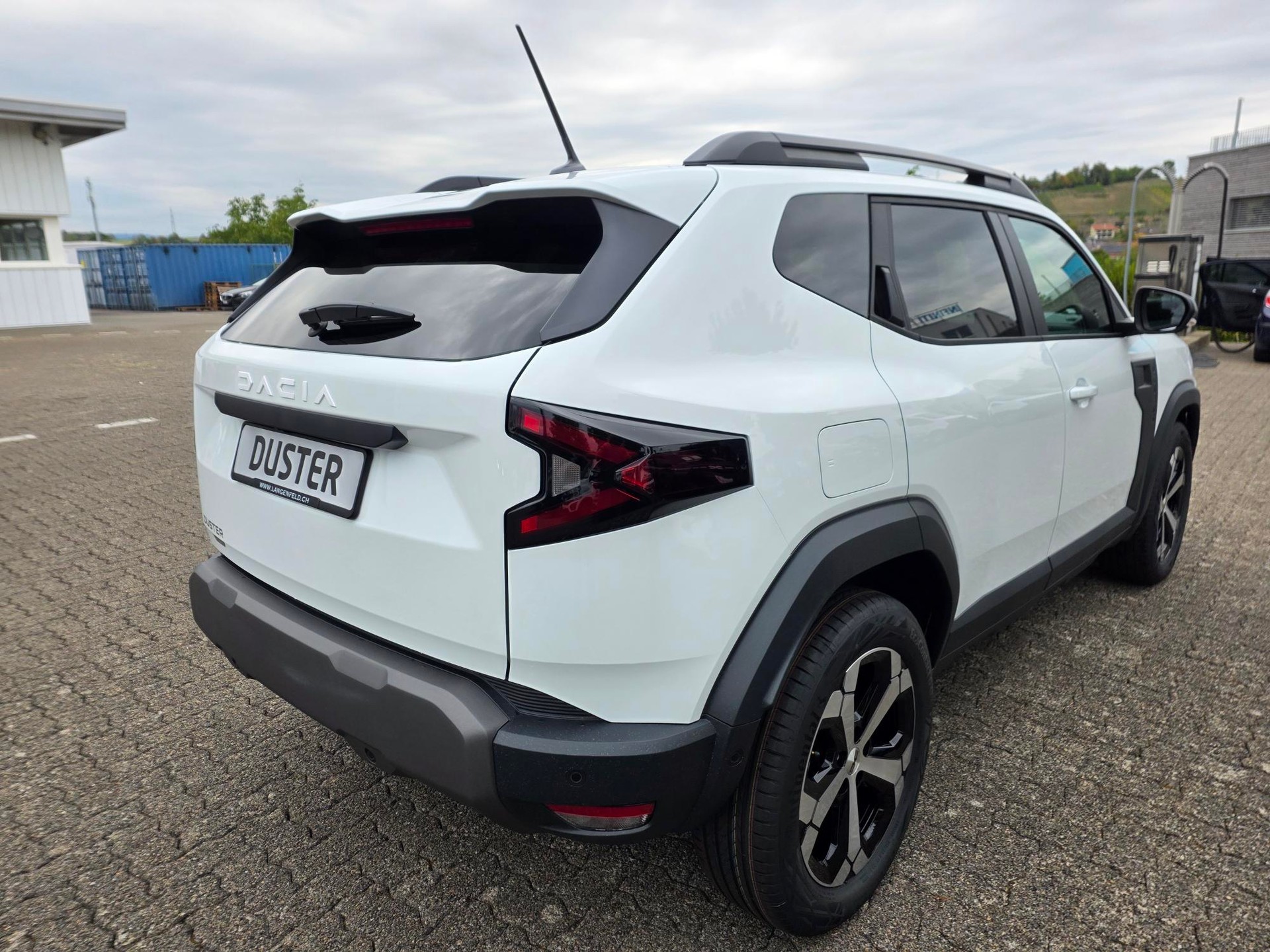 DACIA Duster 1.8 Hybrid Journey-image-3