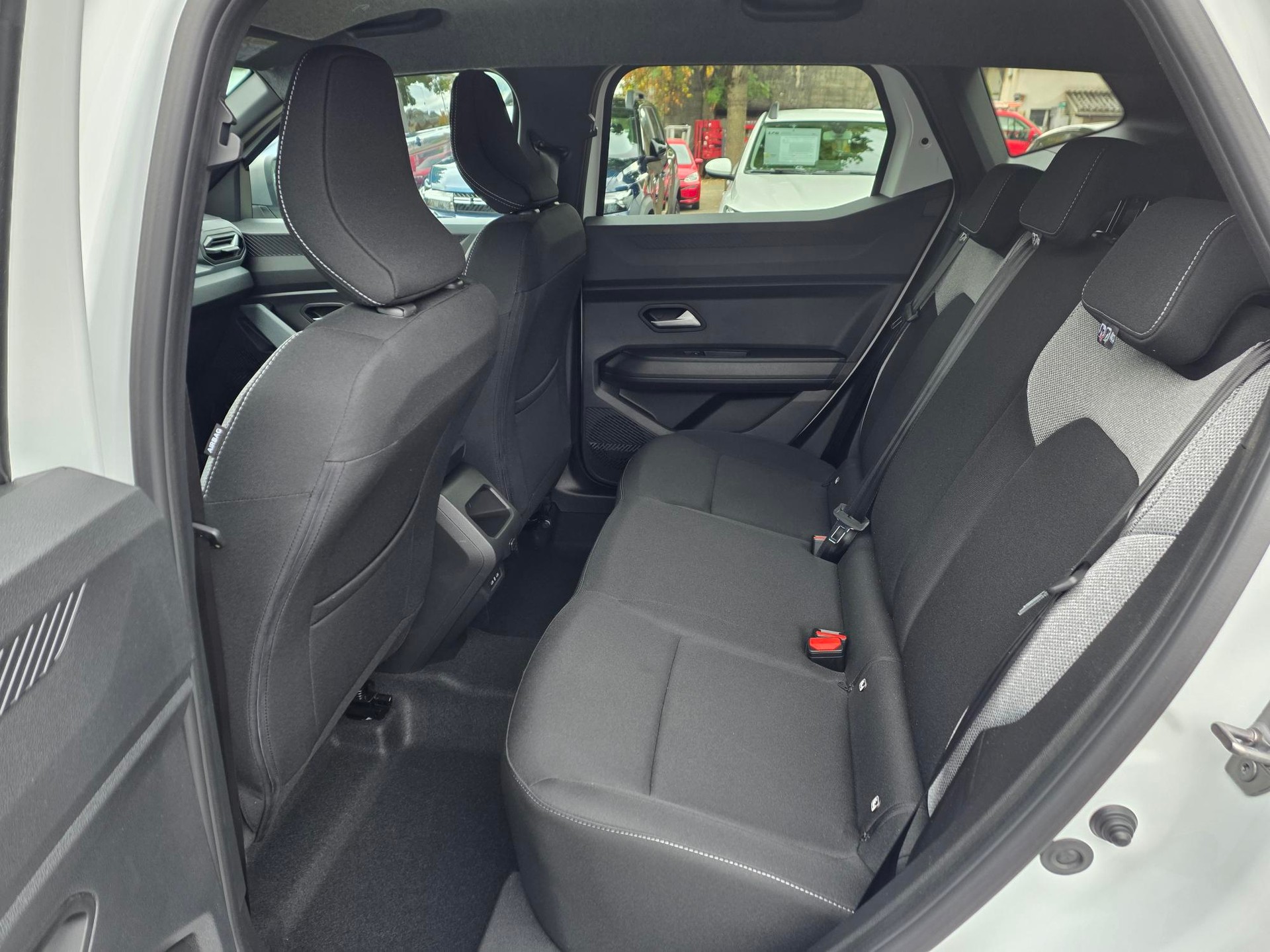 DACIA Duster 1.8 Hybrid Journey-image-6