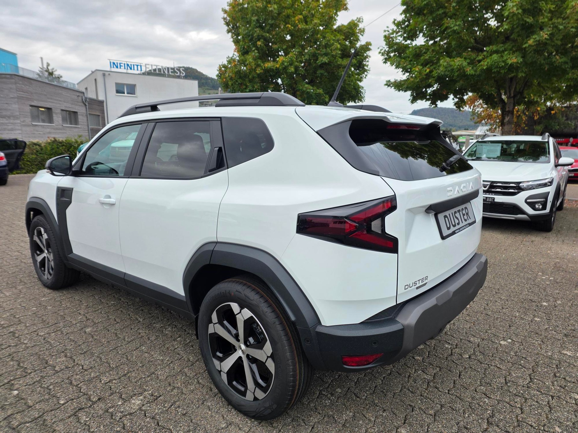 DACIA Duster 1.8 Hybrid Journey-image-2