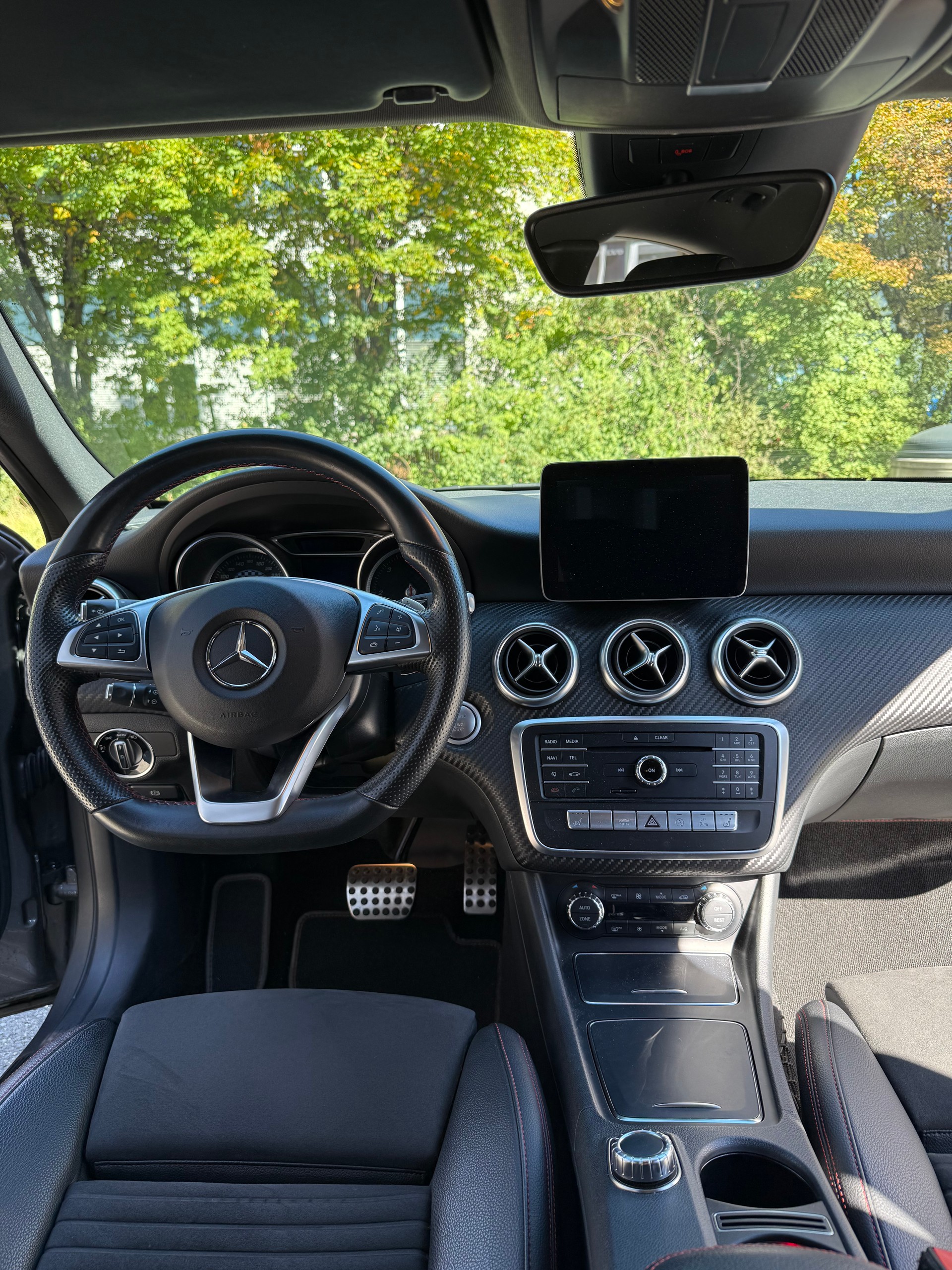 MERCEDES-BENZ A 200 d AMG Line 4m-image-3
