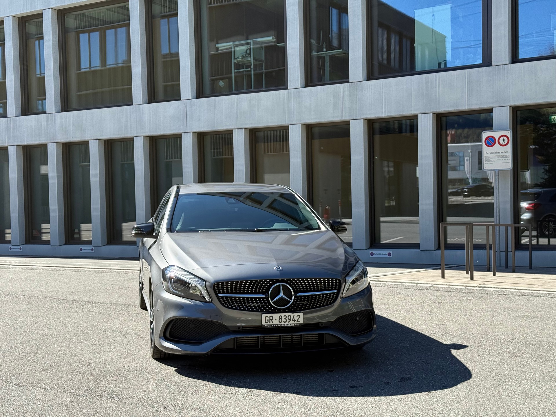 MERCEDES-BENZ A 200 d AMG Line 4m-image-2