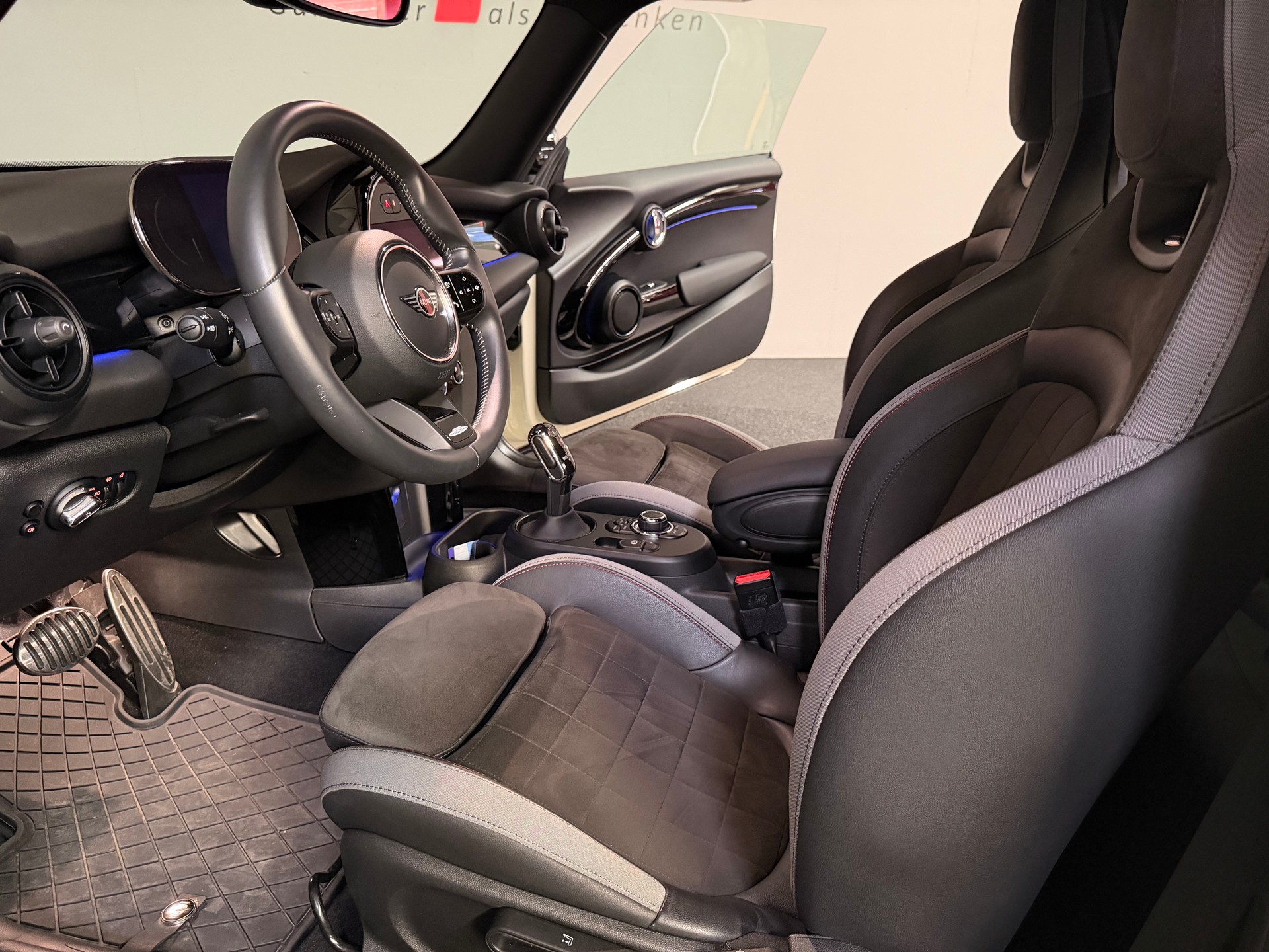 MINI Cooper John Cooper Works Steptronic-image-15